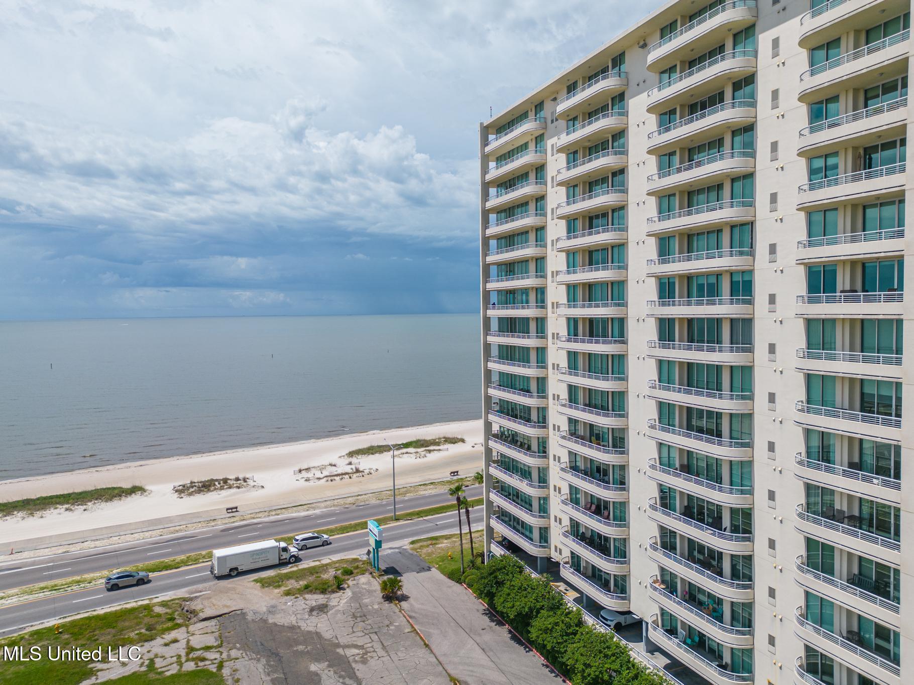 2060 Beach Boulevard Property Photo 35