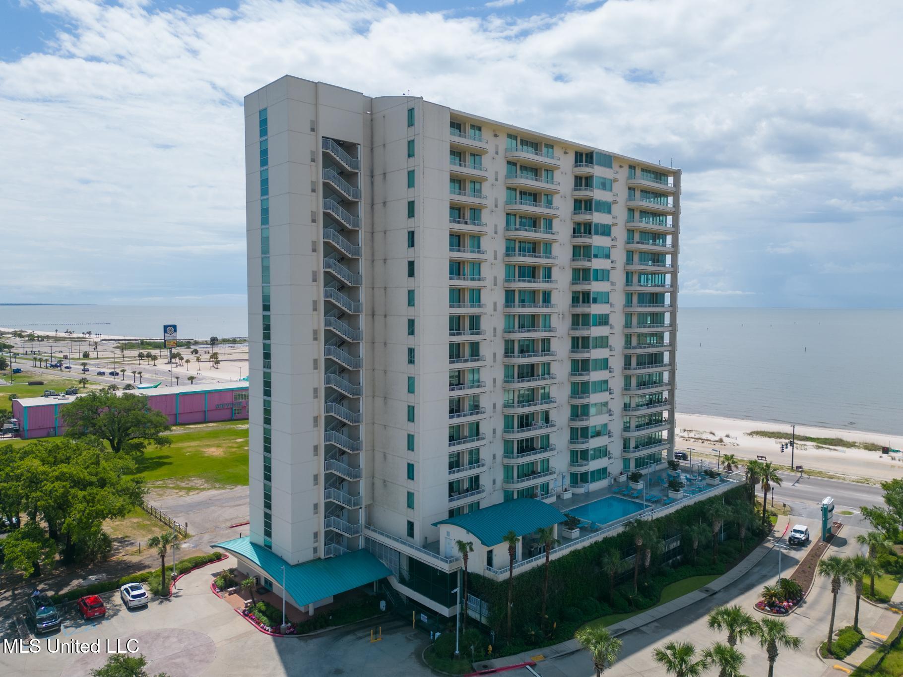 2060 Beach Boulevard Property Photo 36