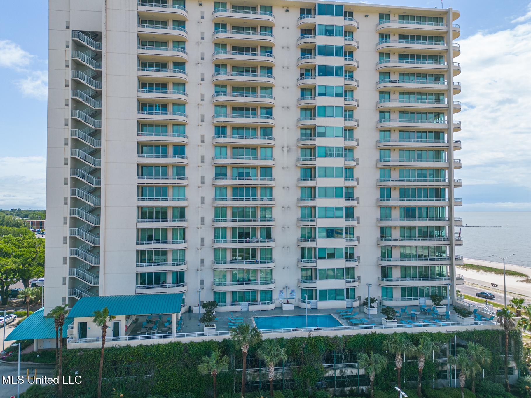 2060 Beach Boulevard Property Photo 38