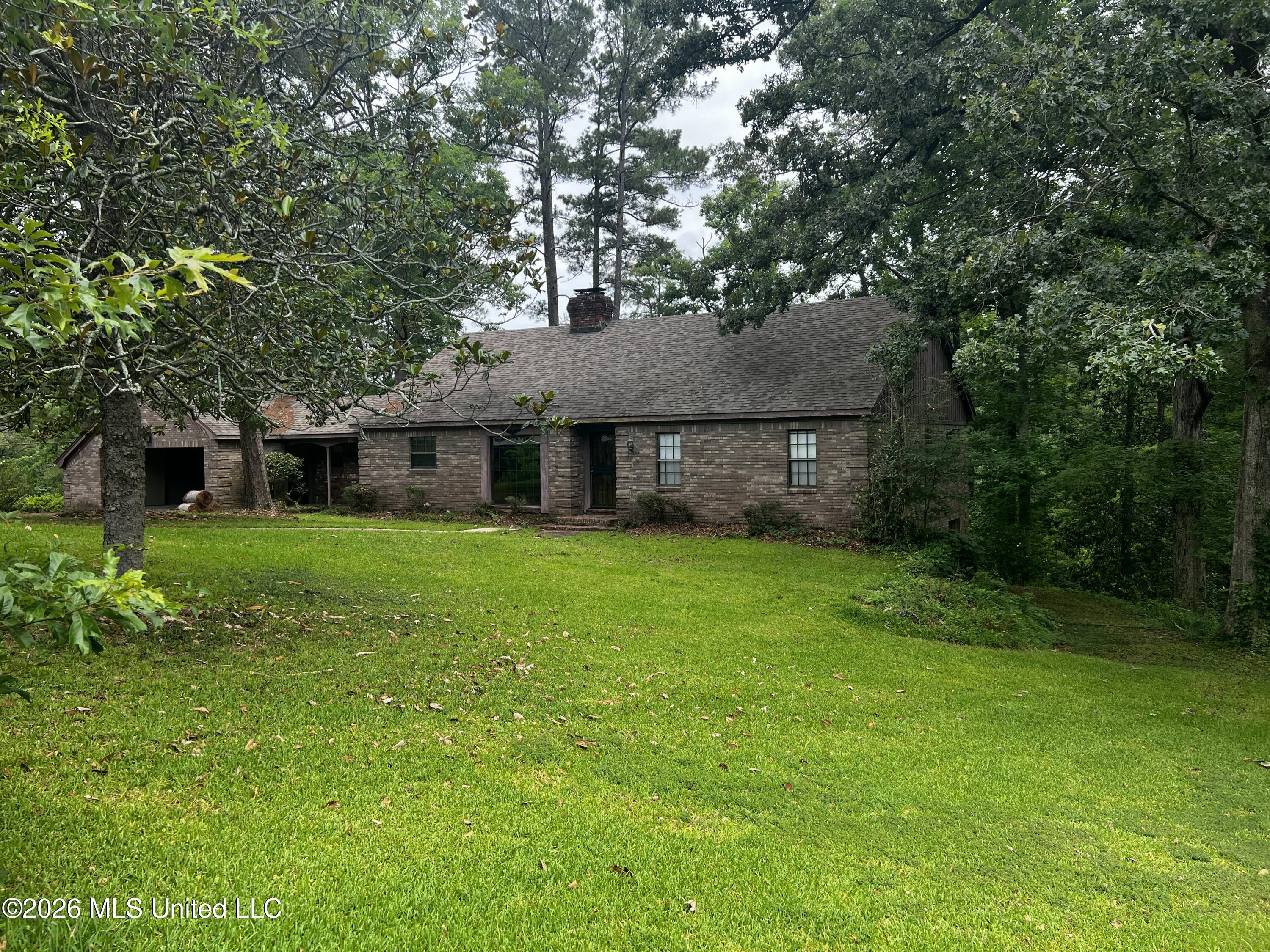 100 Camellia Circle Property Photo 2