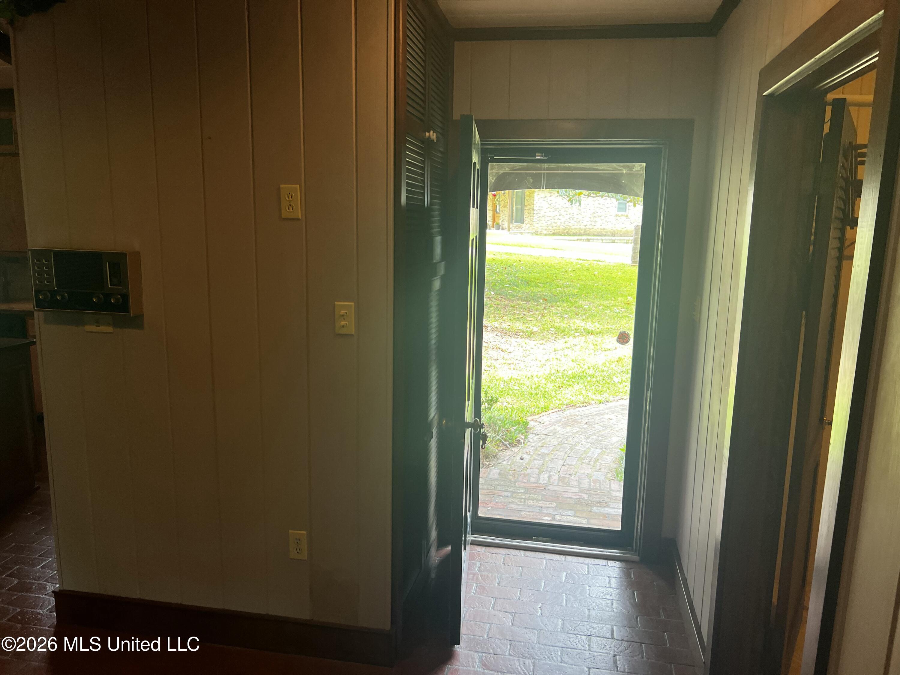 100 Camellia Circle Property Photo 4