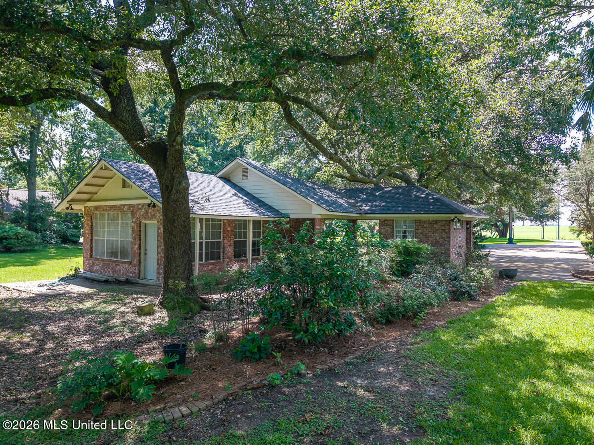 157 Par Rd 1b-94 - Lakeshore Drive Property Photo 43