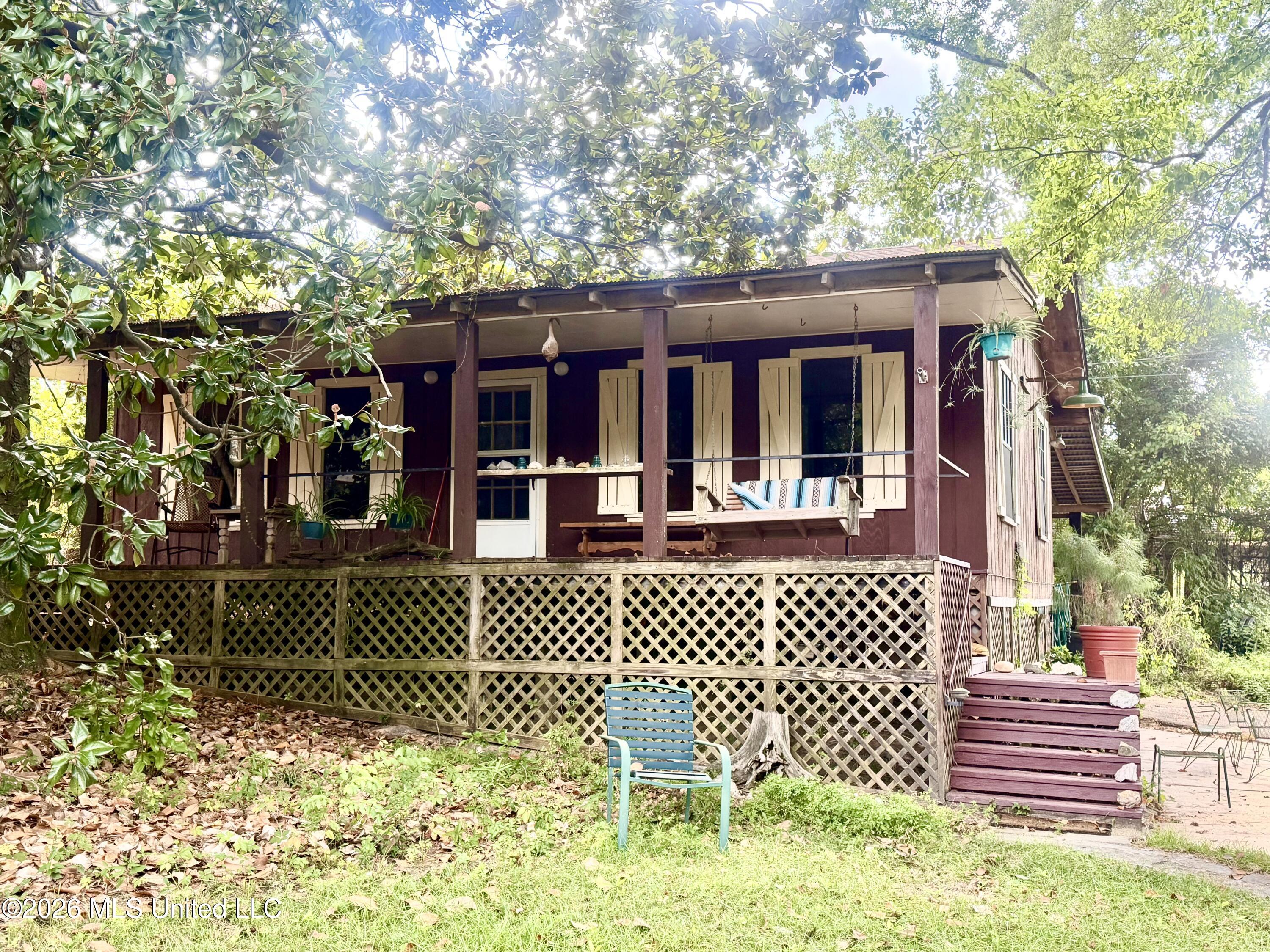 818 S Cleveland Avenue Property Photo 1