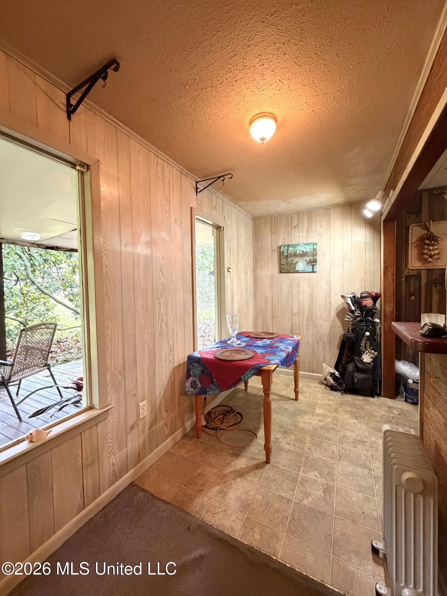 818 S Cleveland Avenue Property Photo 6