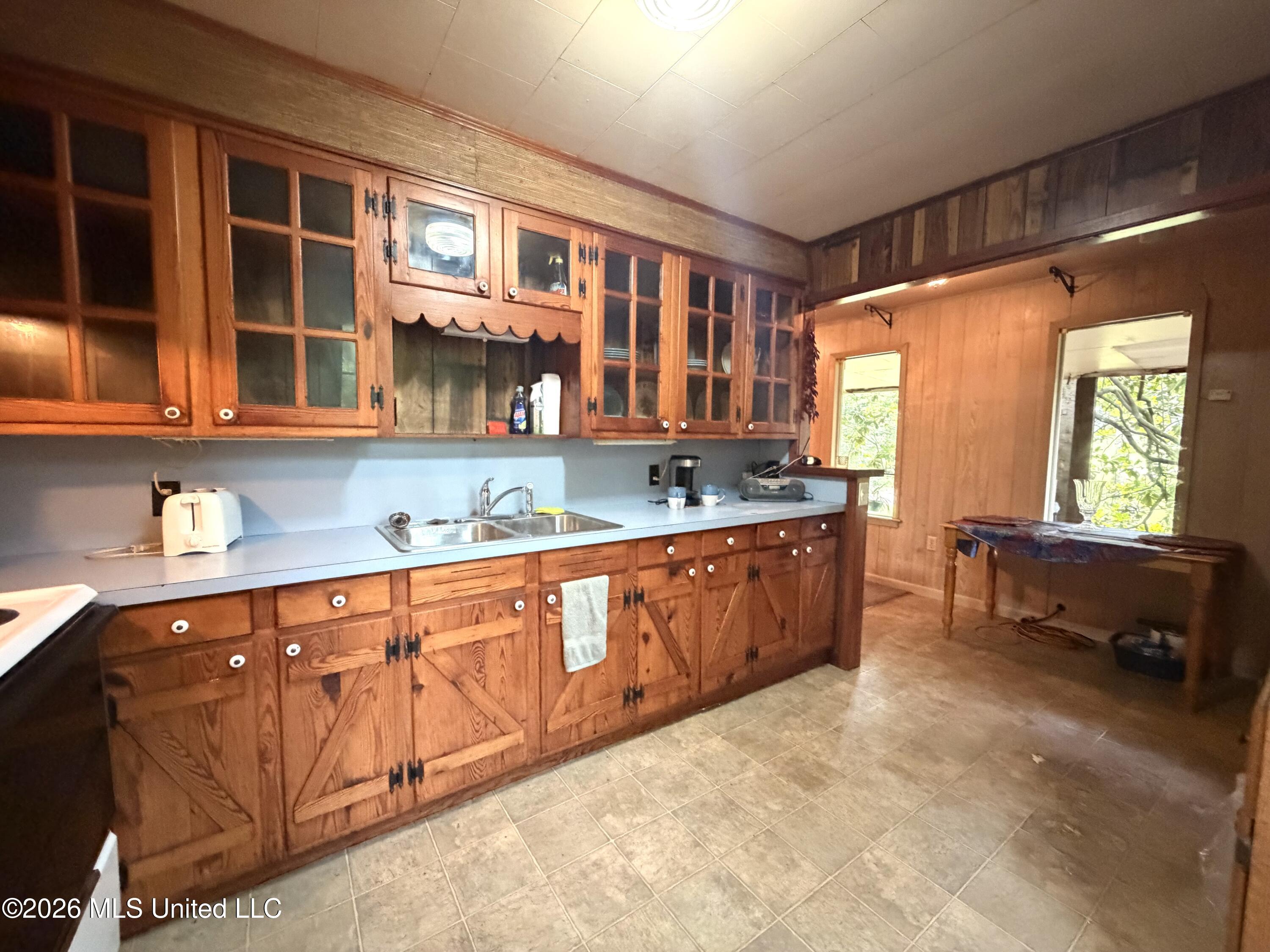 818 S Cleveland Avenue Property Photo 9