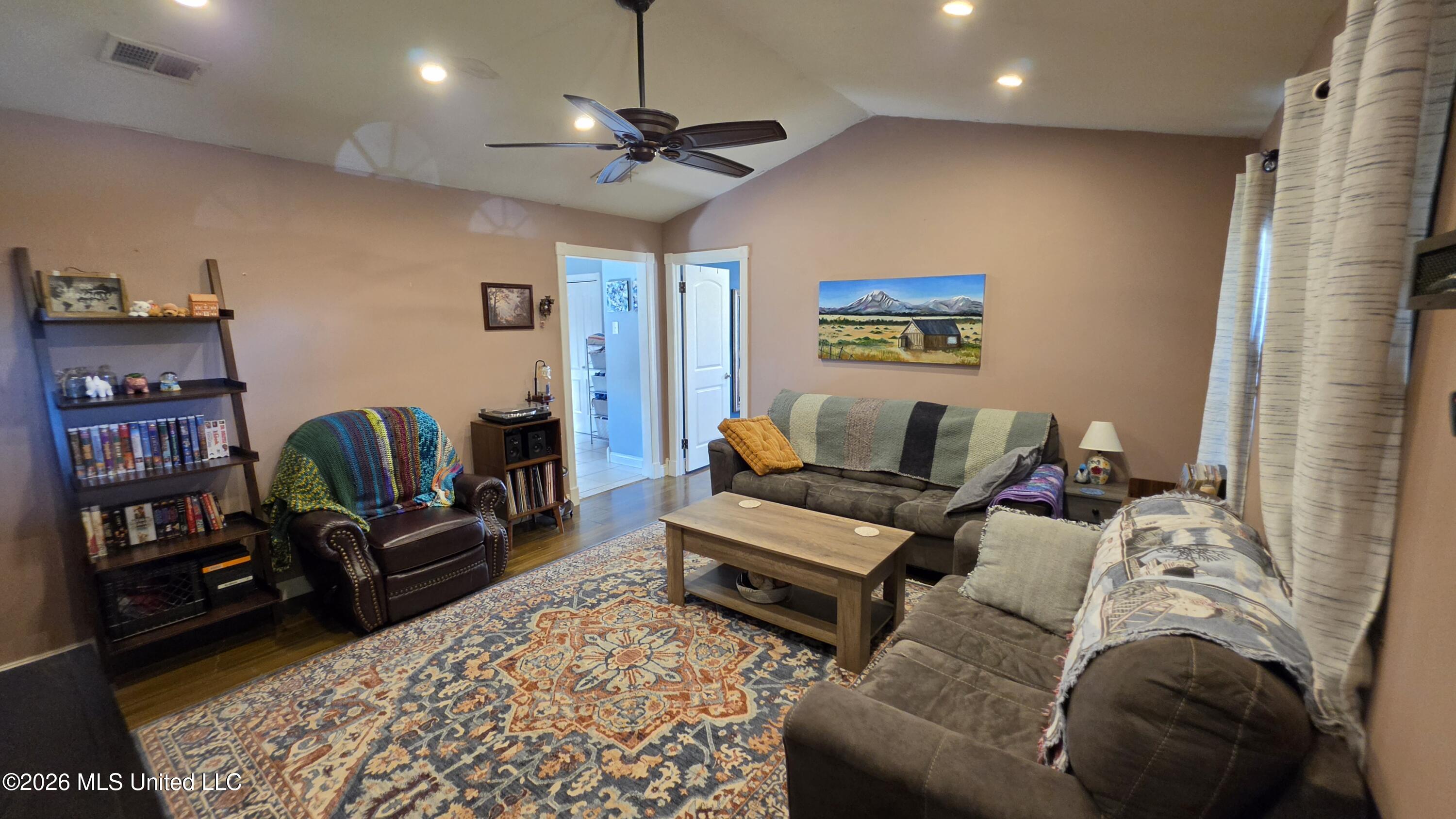 4215 Highgate Drive Property Photo 2