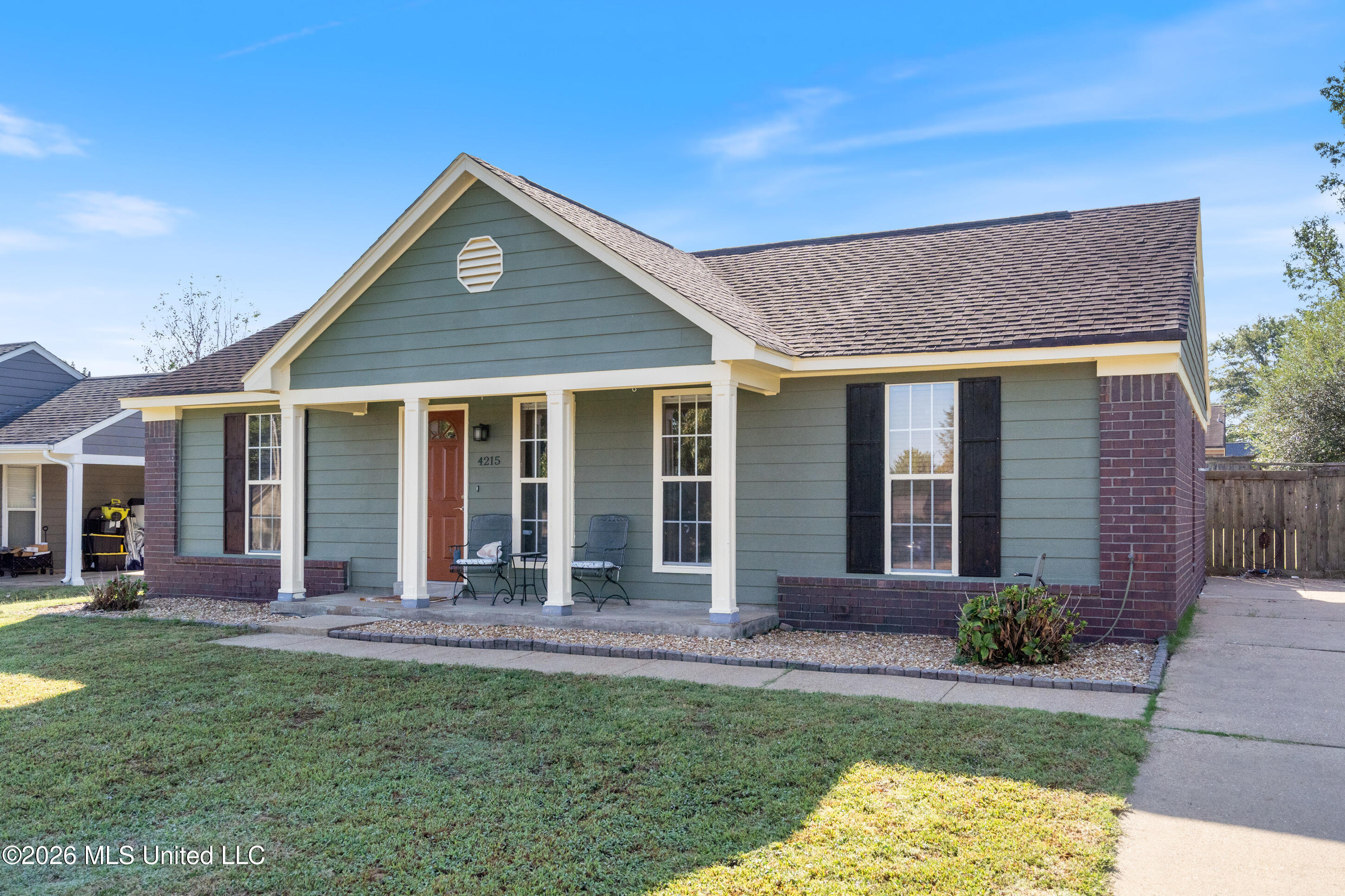 4215 Highgate Drive Property Photo 4