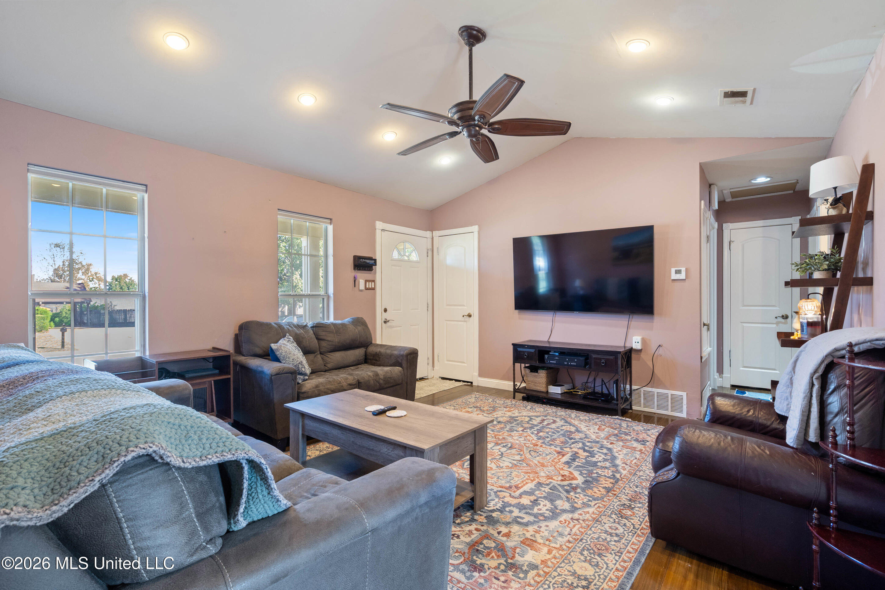 4215 Highgate Drive Property Photo 6