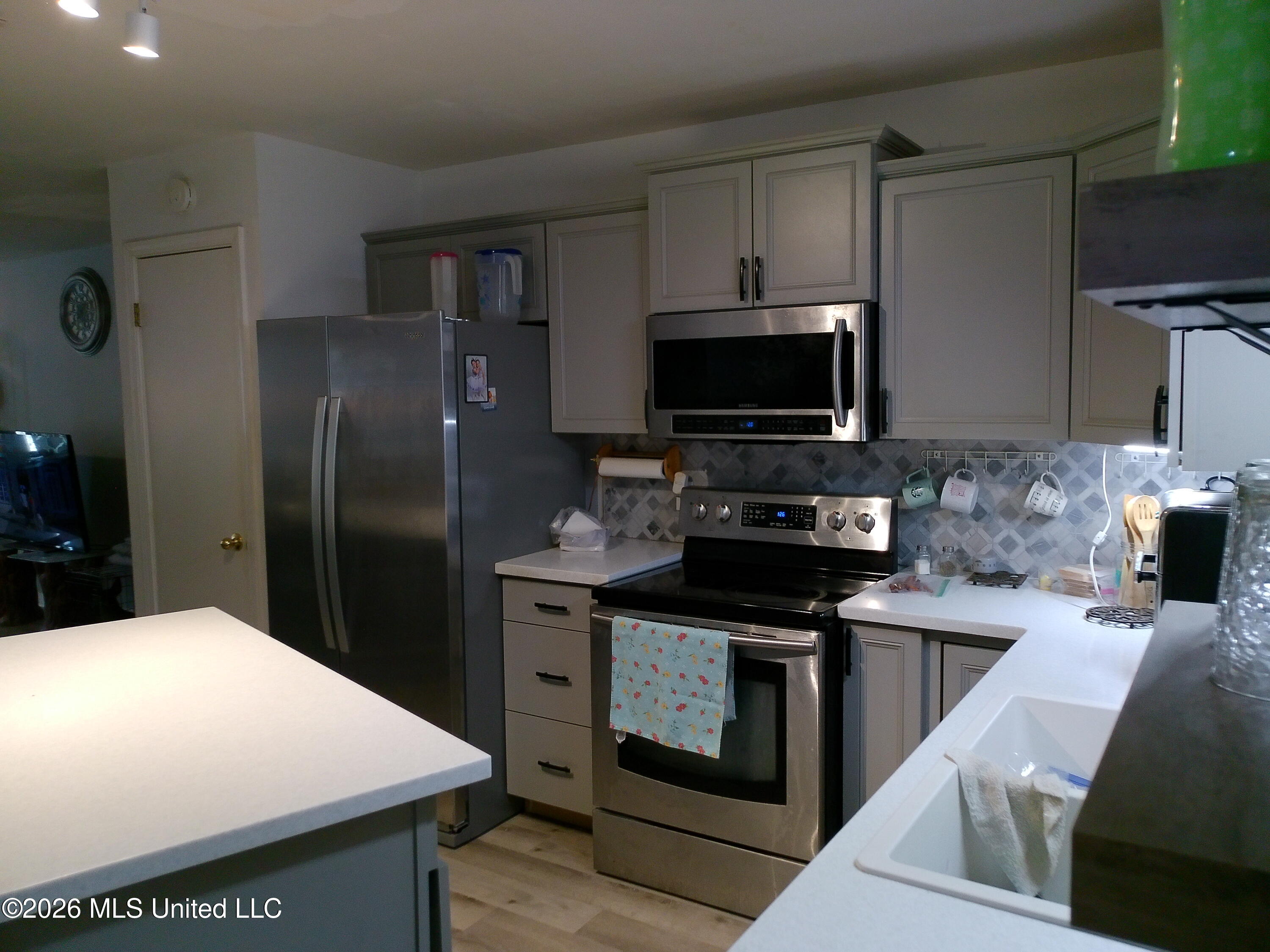 2714 George Street Property Photo 3