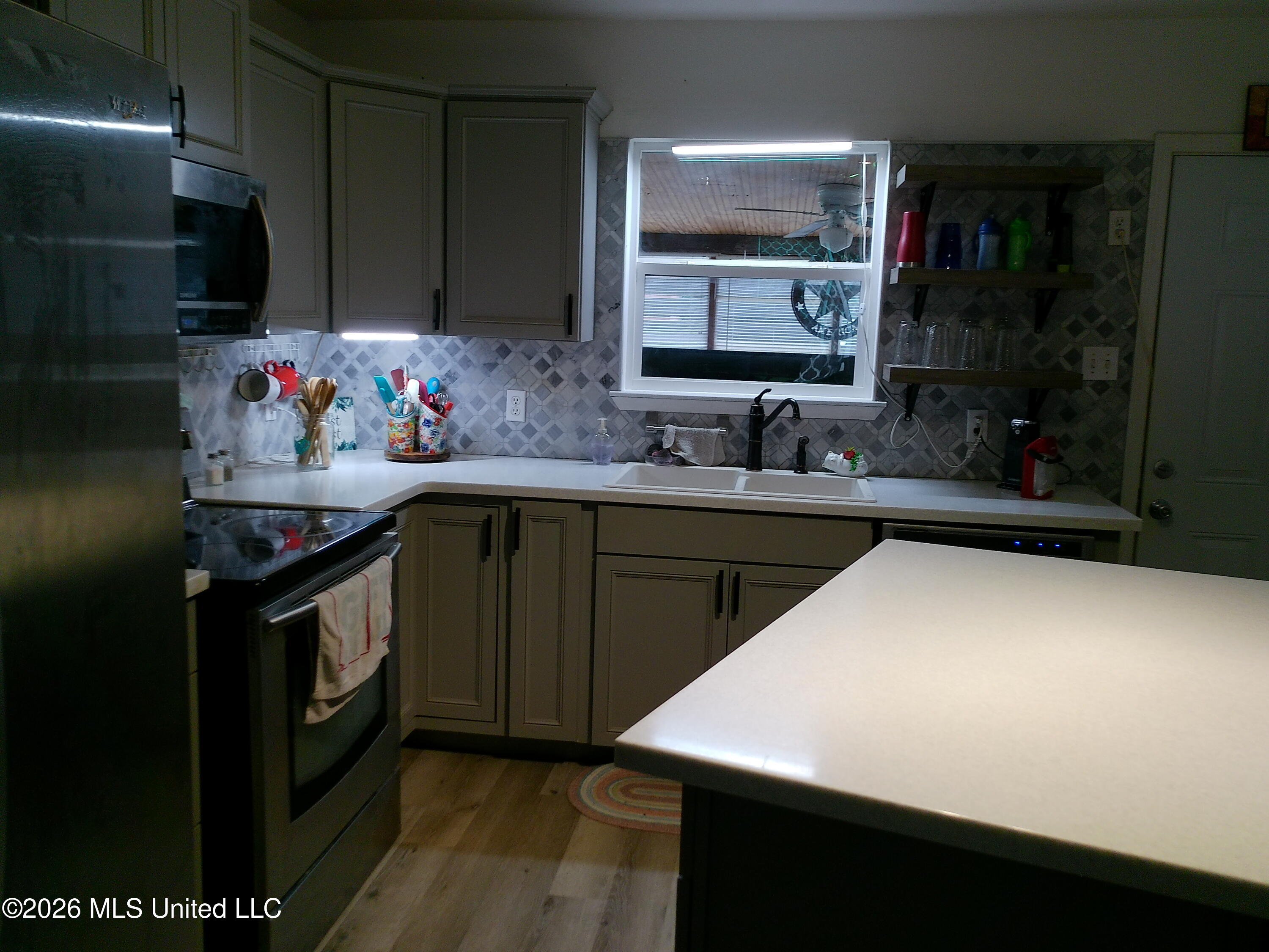 2714 George Street Property Photo 4