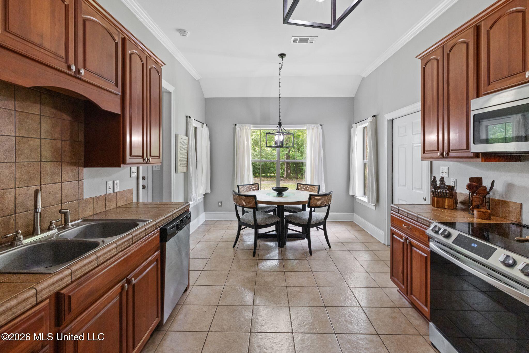 17 Mayhaw Drive Property Photo 8