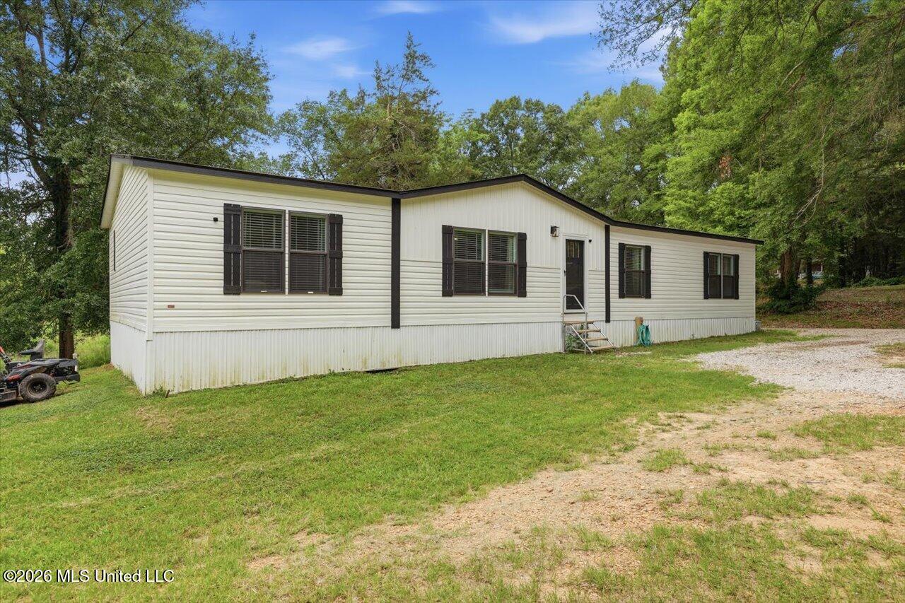 1130 Lyons Road Property Photo 3
