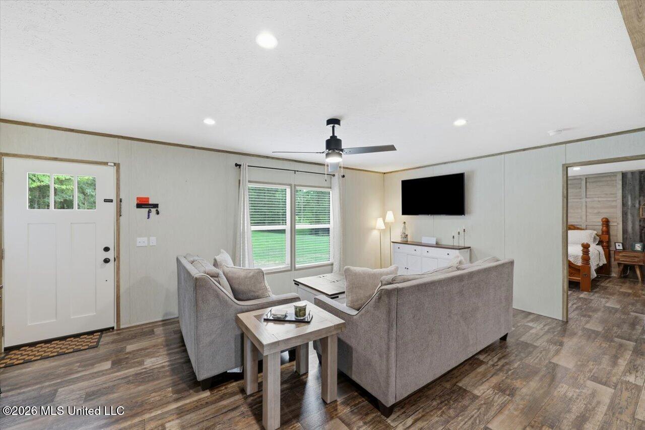 1130 Lyons Road Property Photo 5