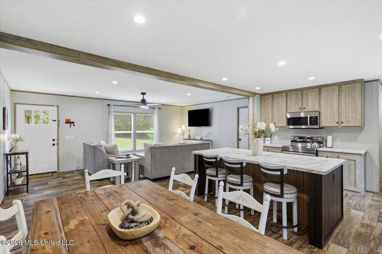 1130 Lyons Road Property Photo 15