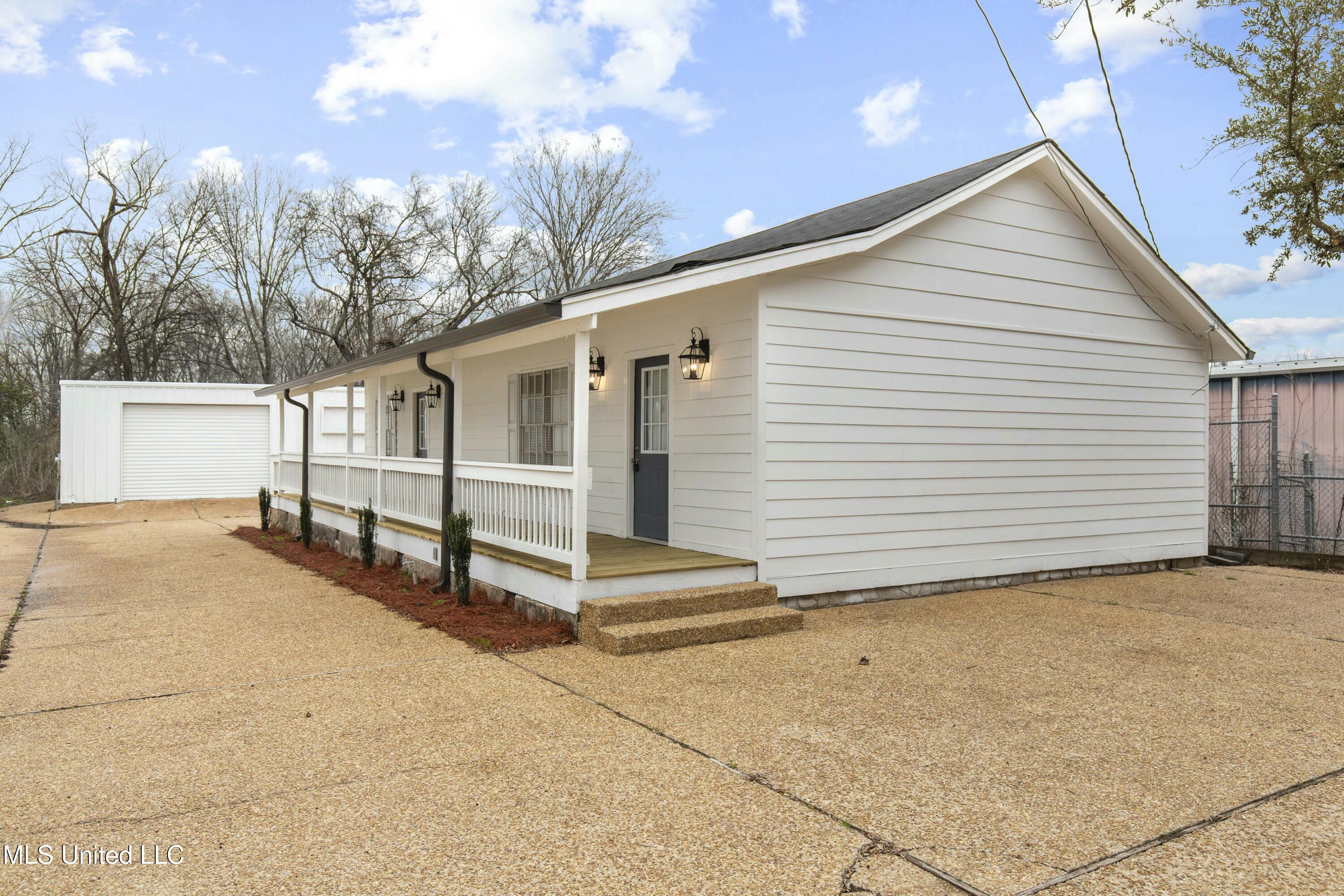 1030 Greymont Street Property Photo 2