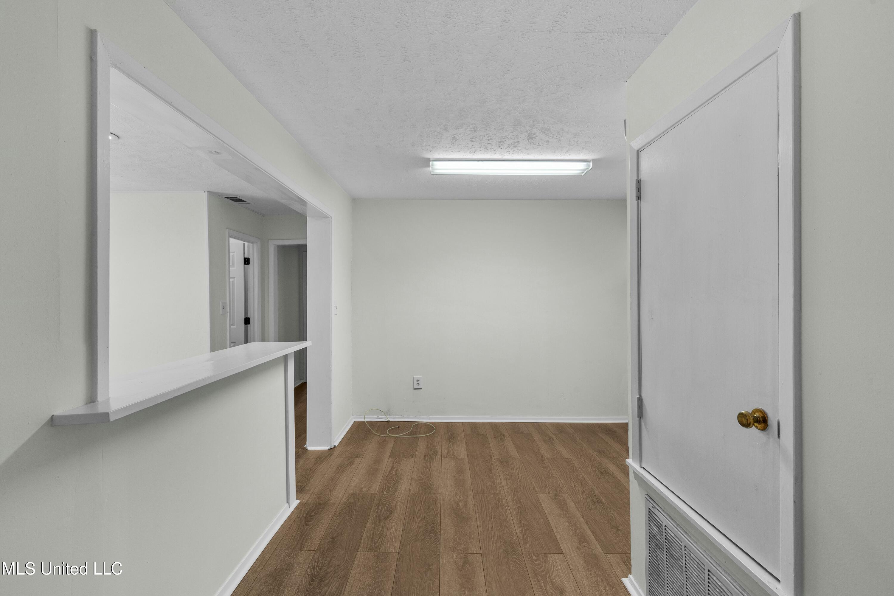 1030 Greymont Street Property Photo 11
