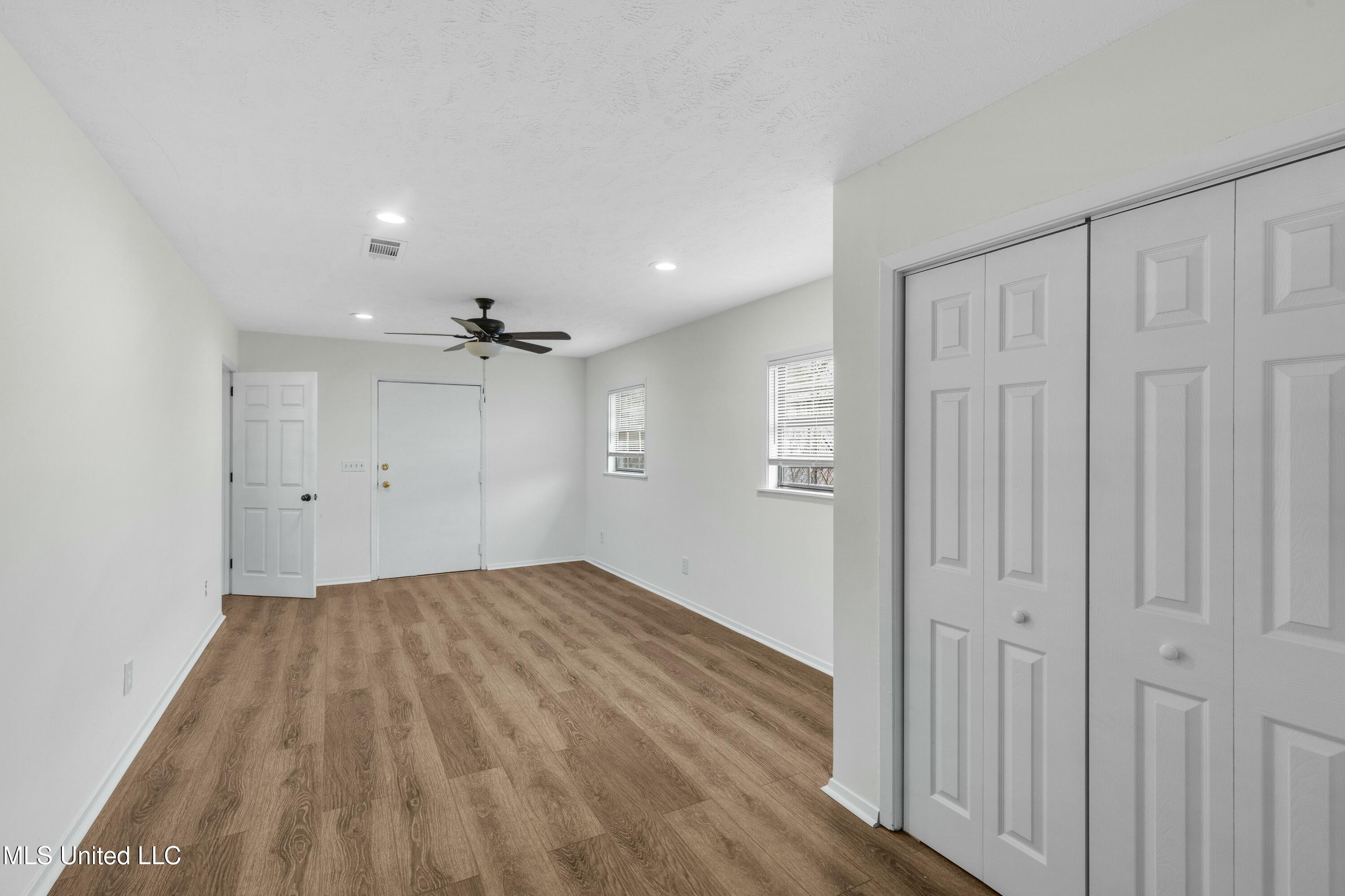 1030 Greymont Street Property Photo 13