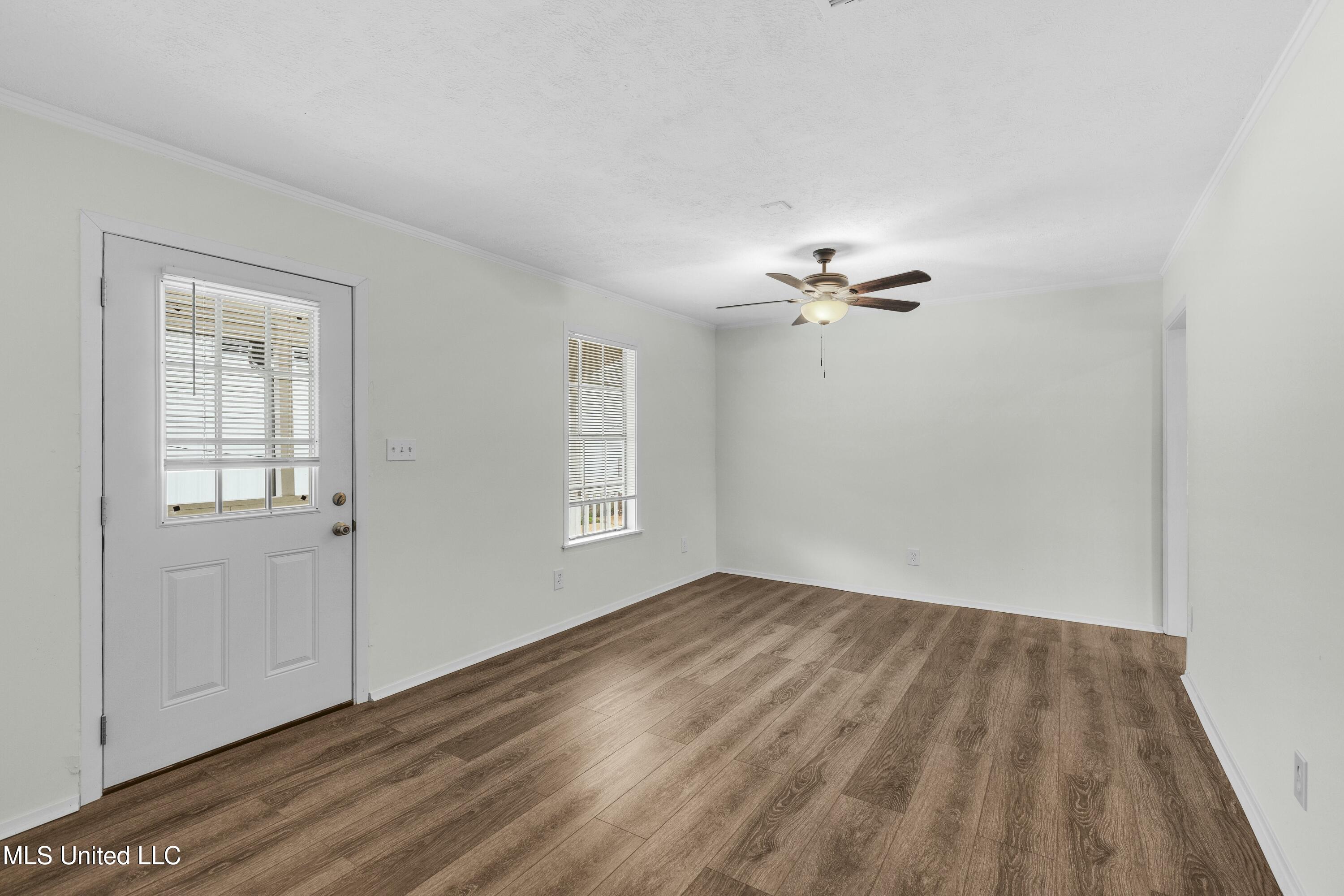 1030 Greymont Street Property Photo 14
