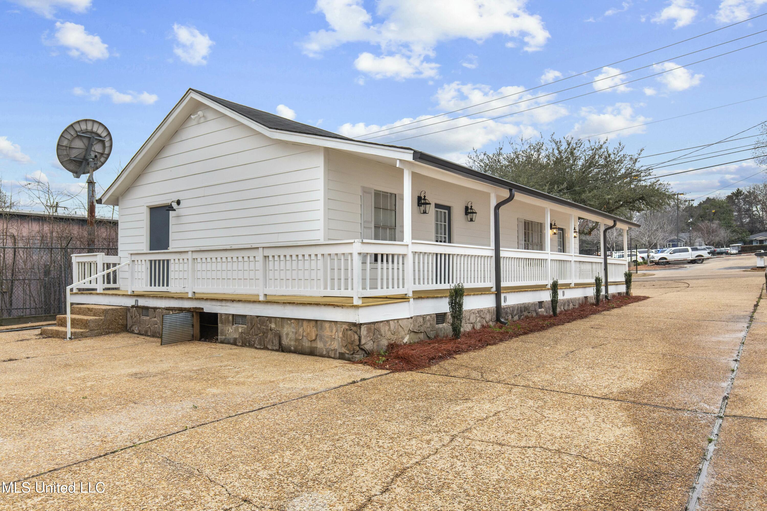 1030 Greymont Street Property Photo 22