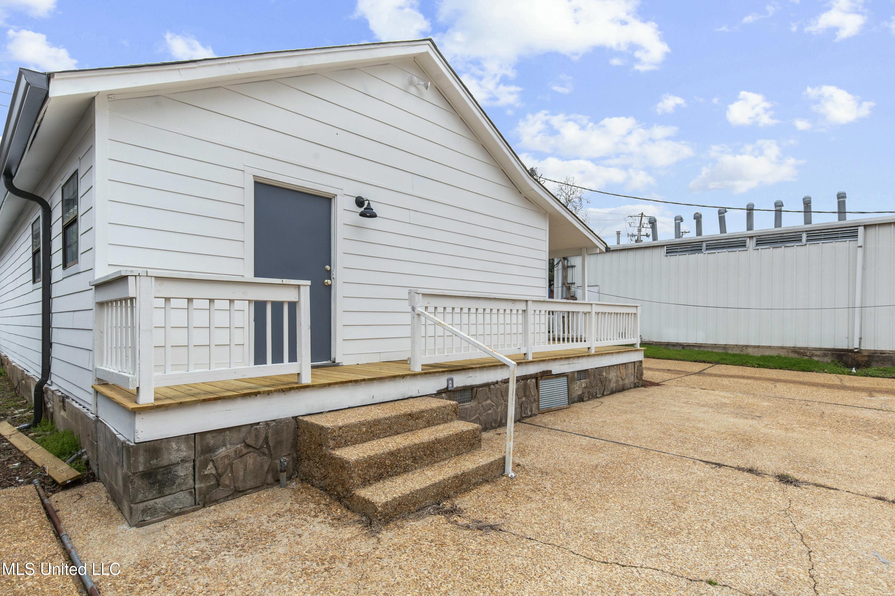 1030 Greymont Street Property Photo 23
