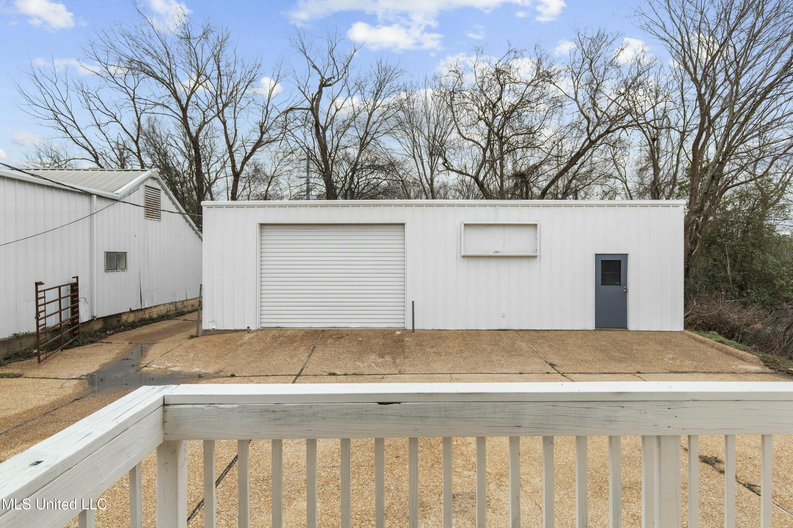 1030 Greymont Street Property Photo 24