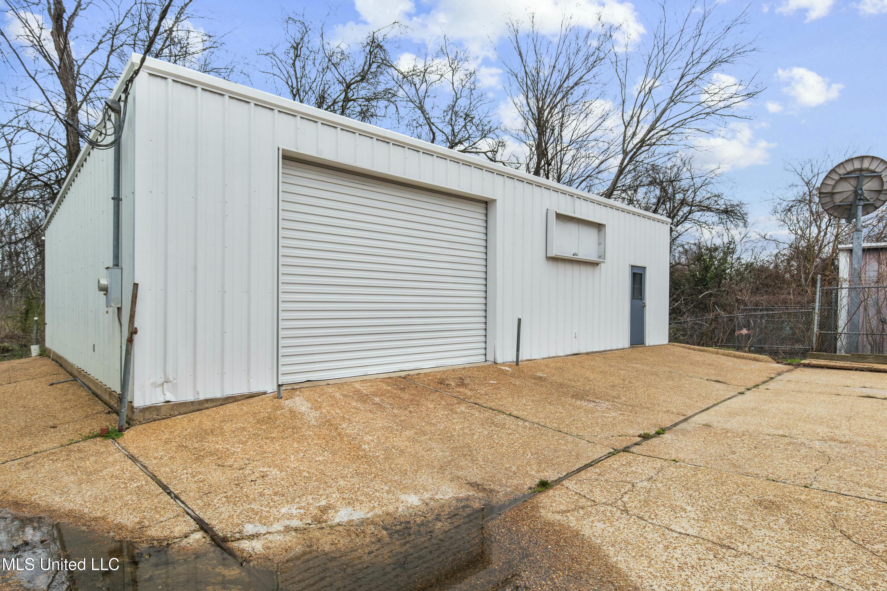 1030 Greymont Street Property Photo 25