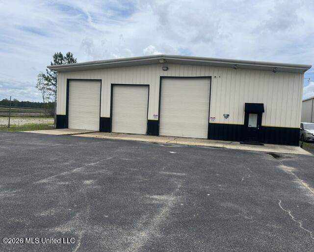 12300 Parkers Creek Road Property Photo 1