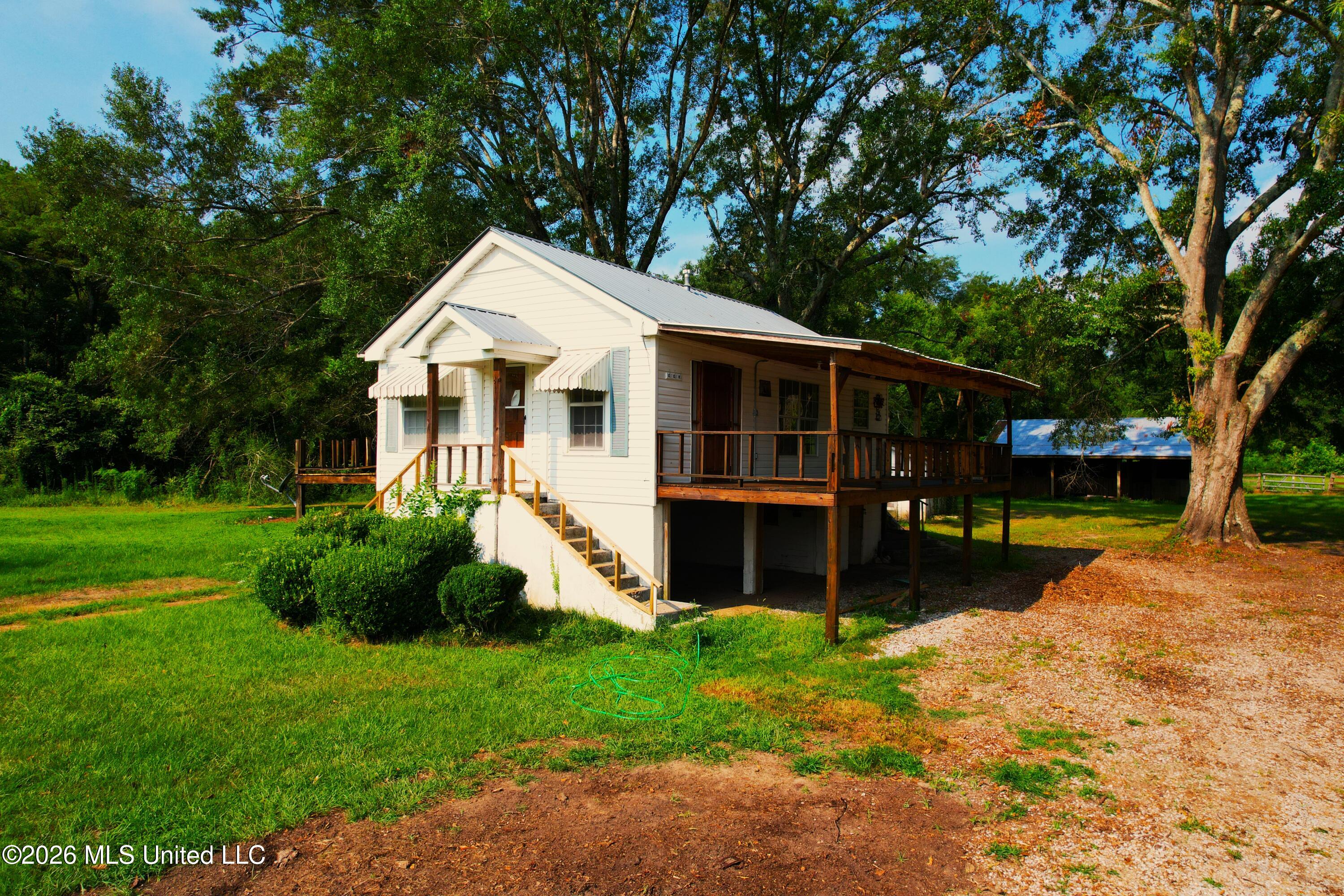 403 Front Street Property Photo 1