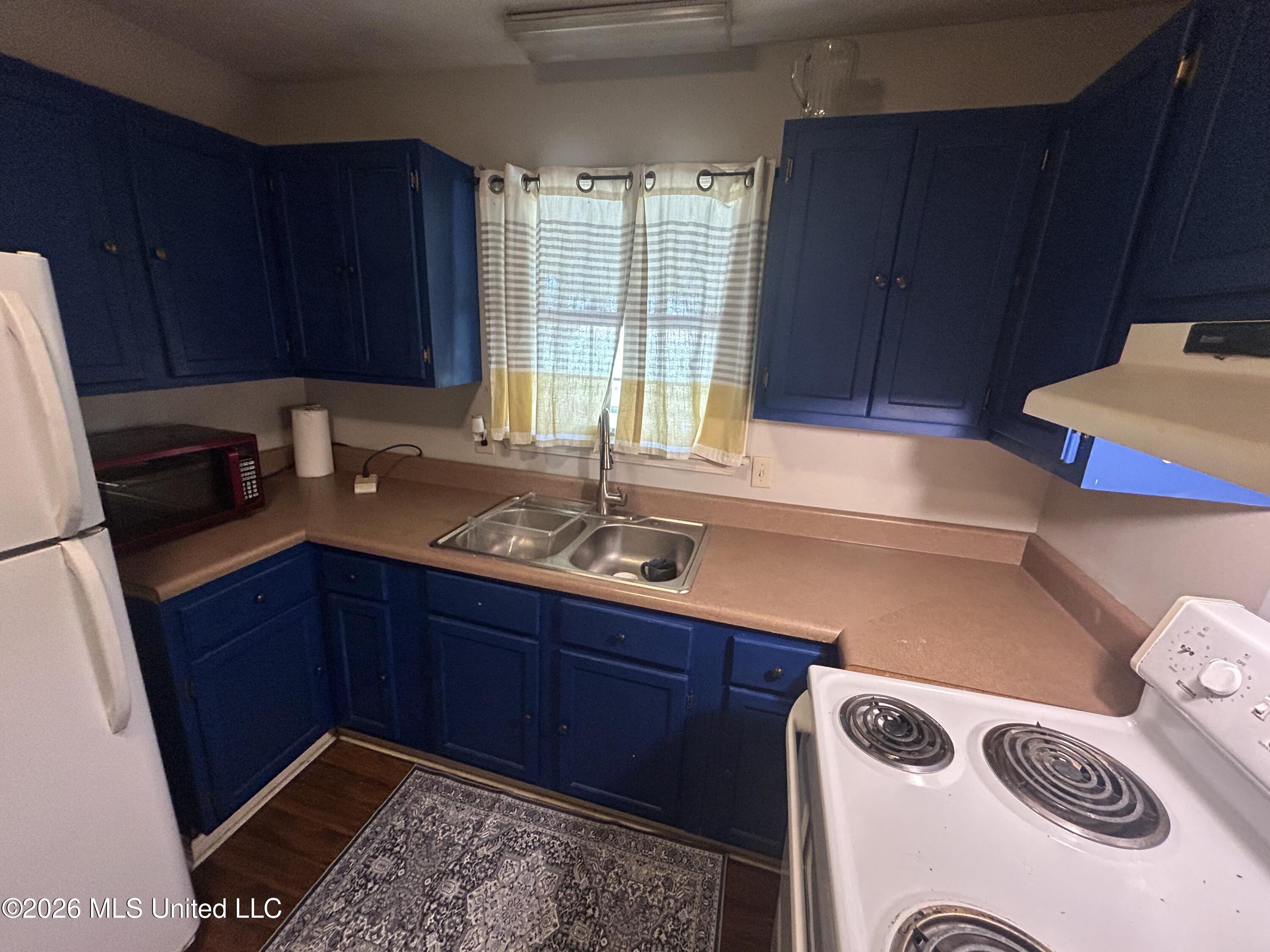 403 Front Street Property Photo 2