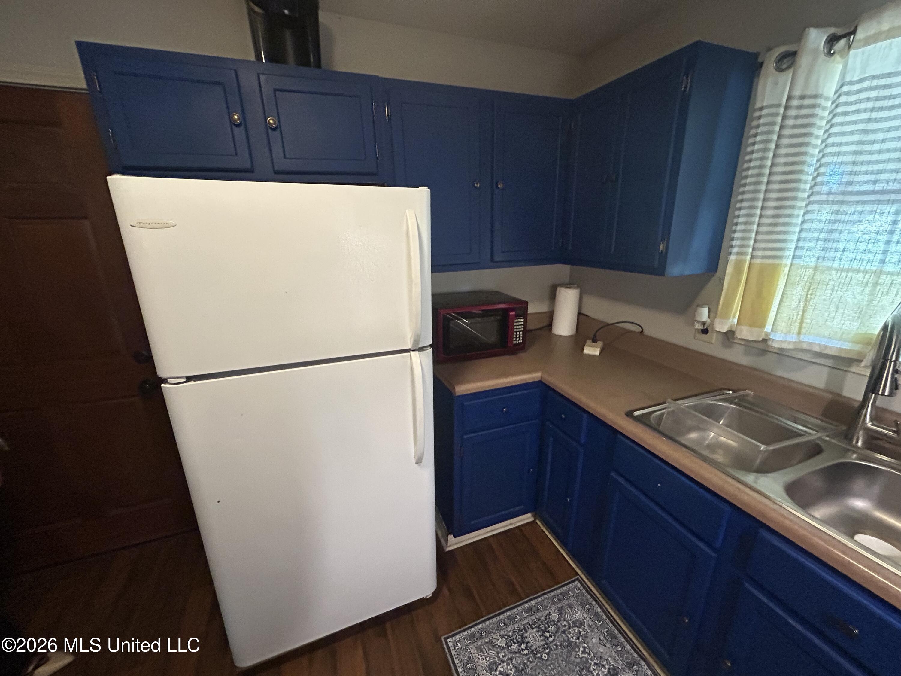403 Front Street Property Photo 3