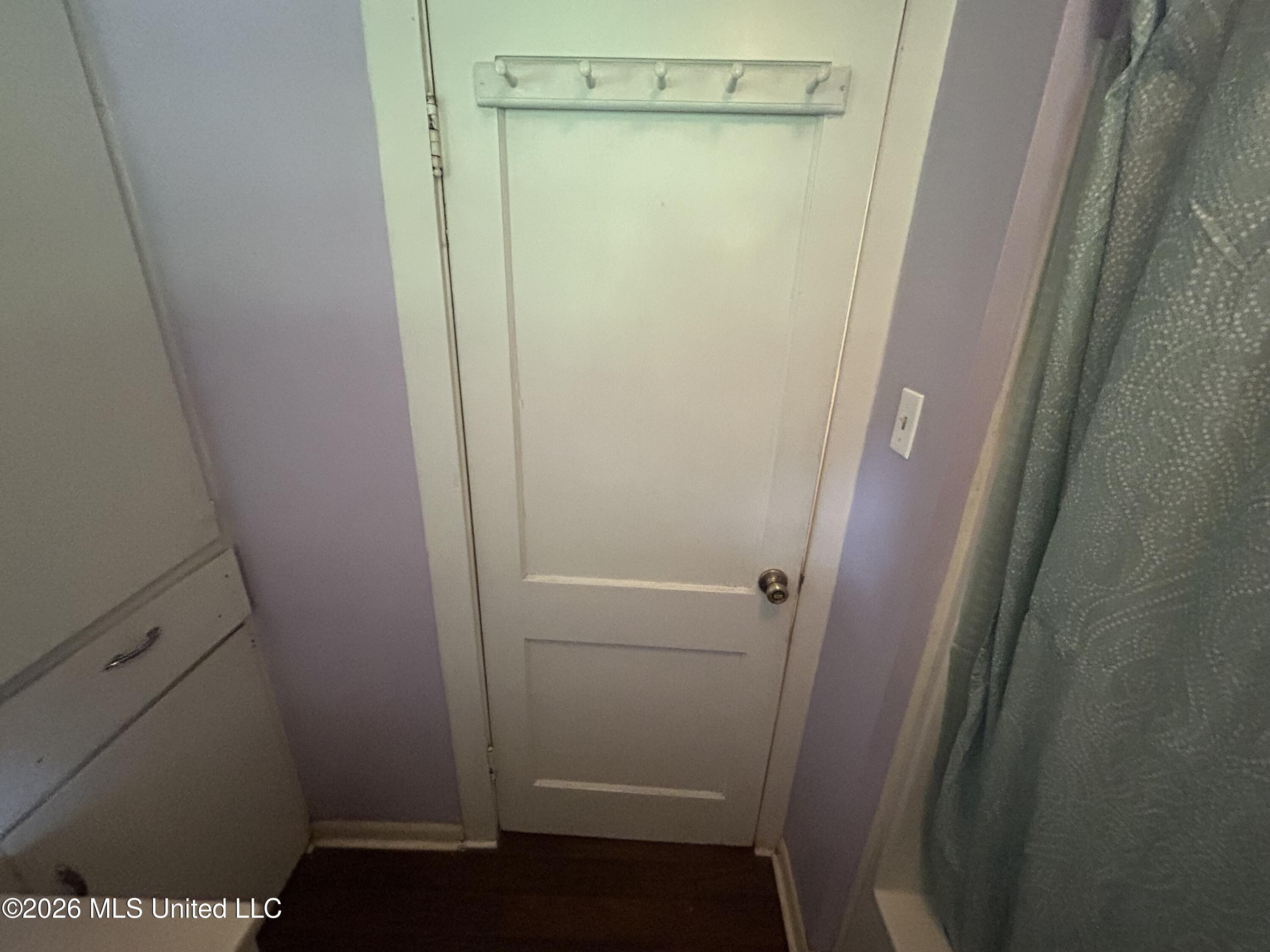 403 Front Street Property Photo 5