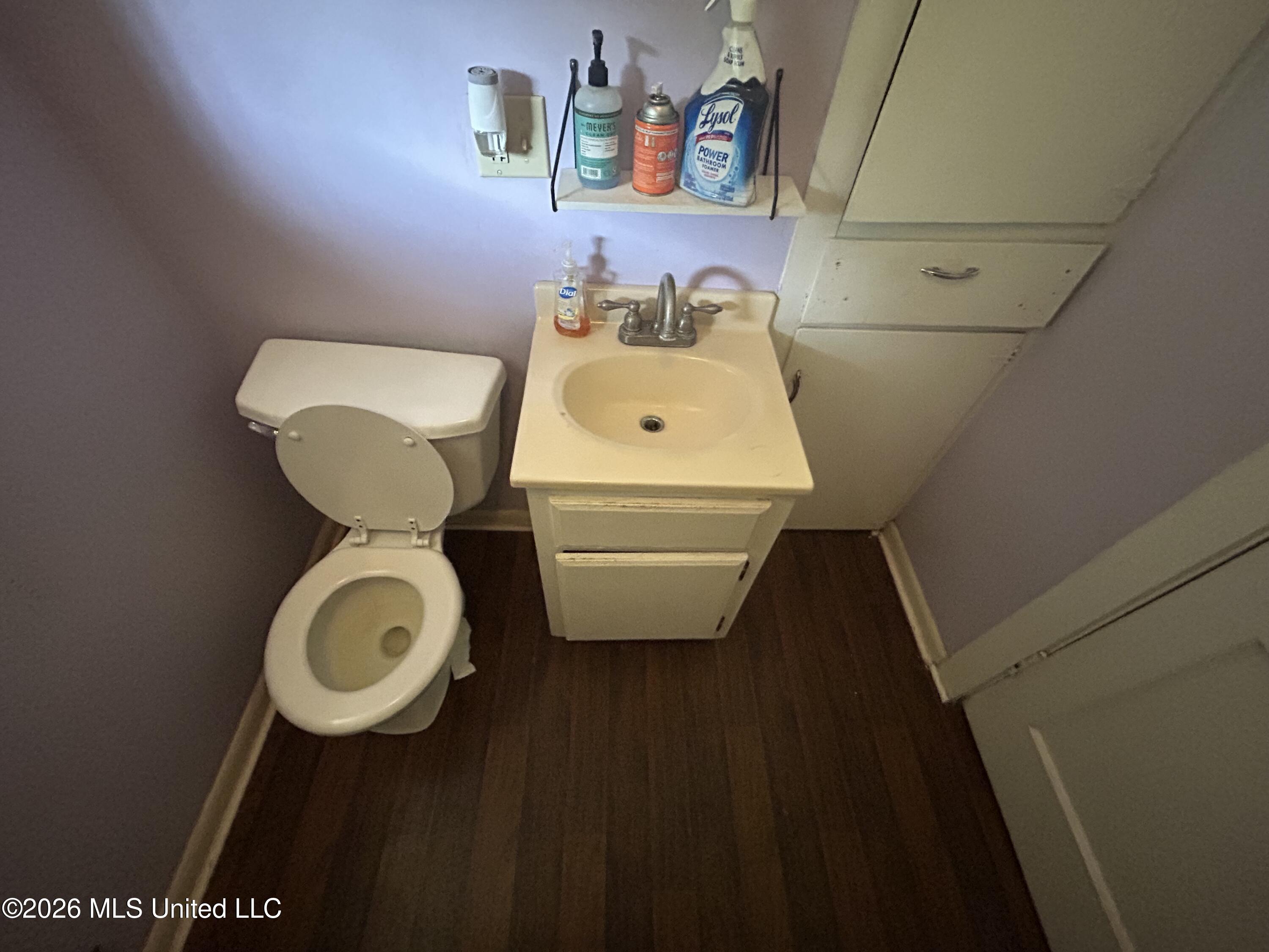 403 Front Street Property Photo 7