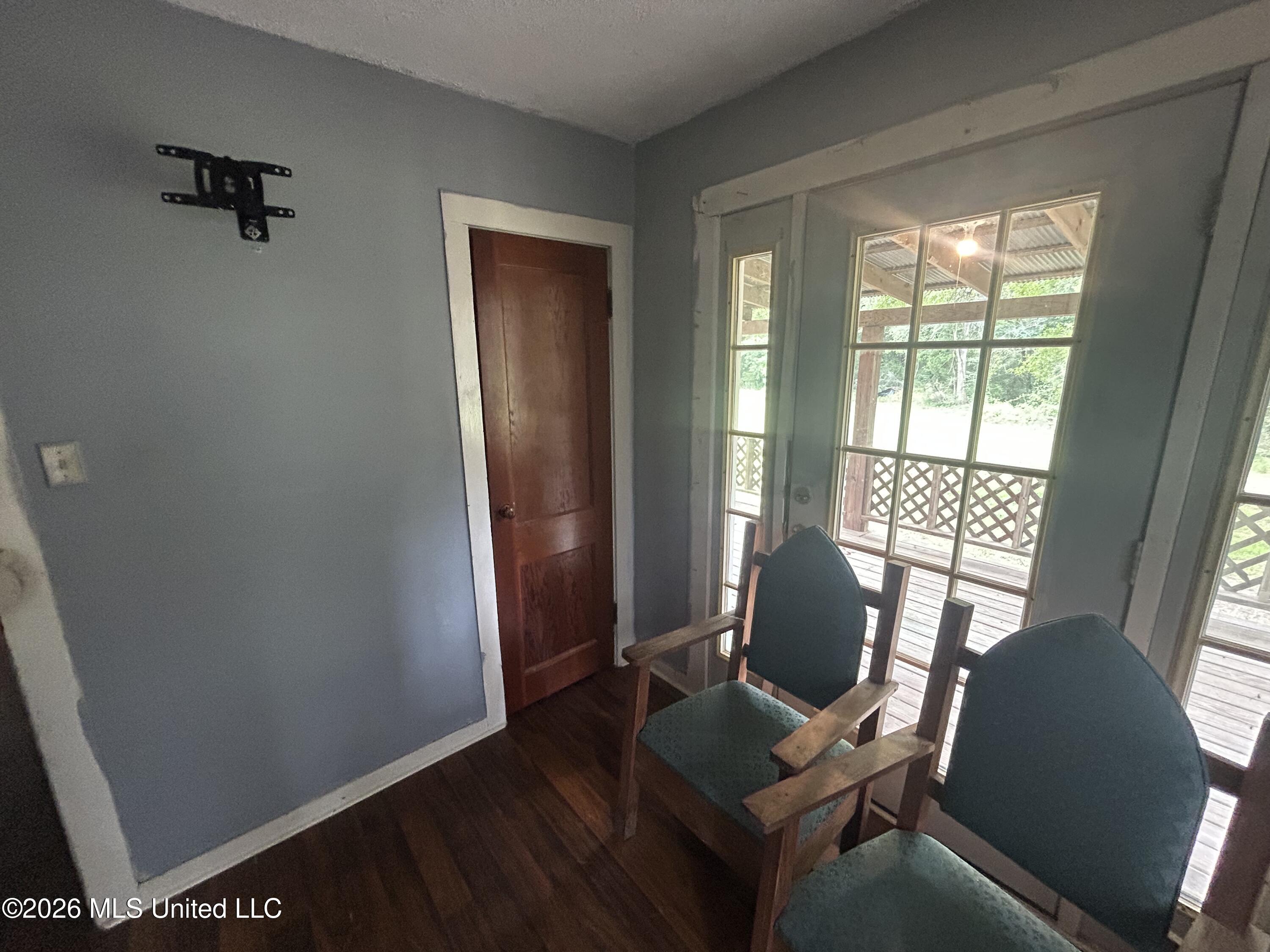 403 Front Street Property Photo 12
