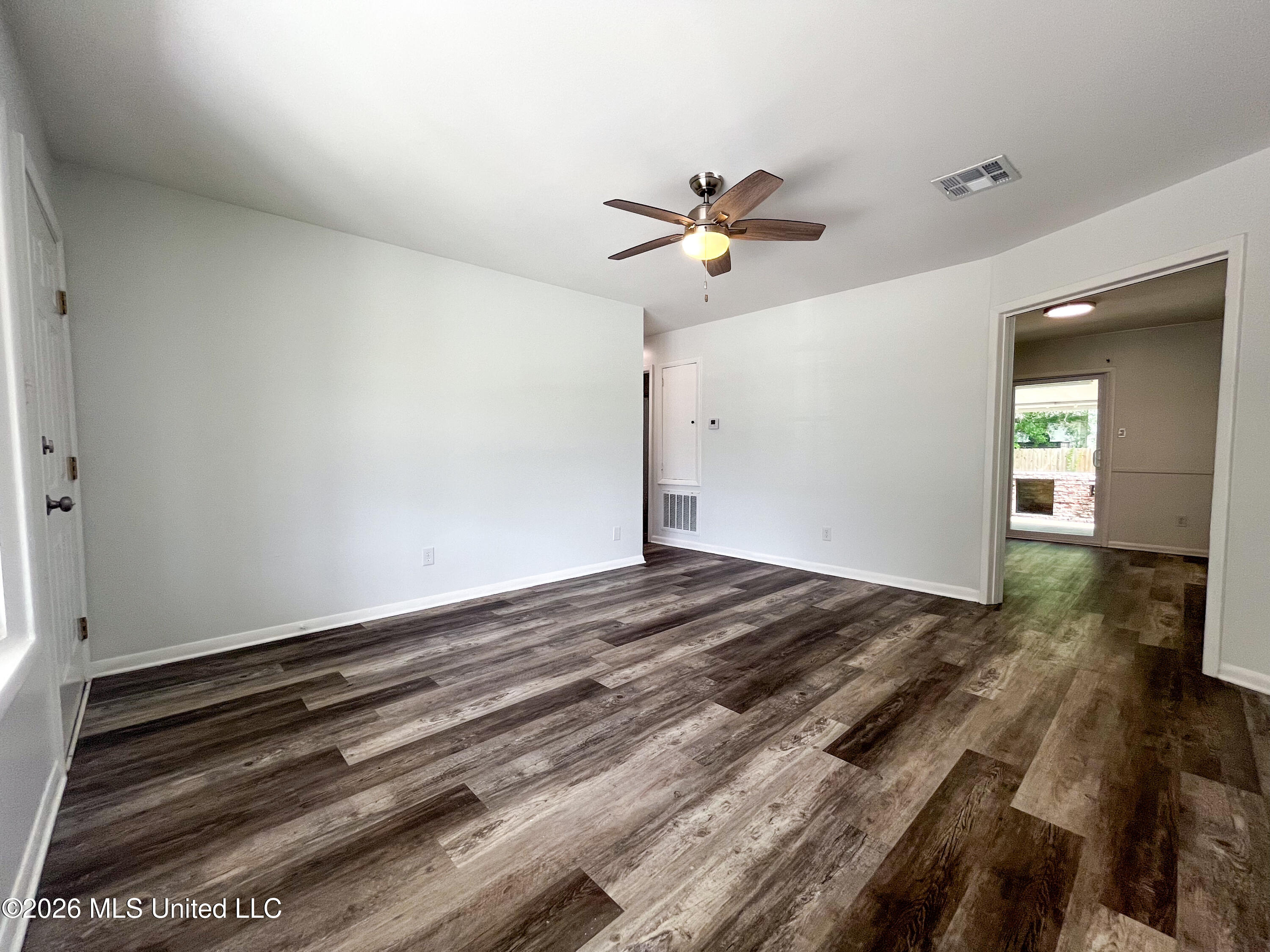 2300 Arbor Drive Property Photo 5