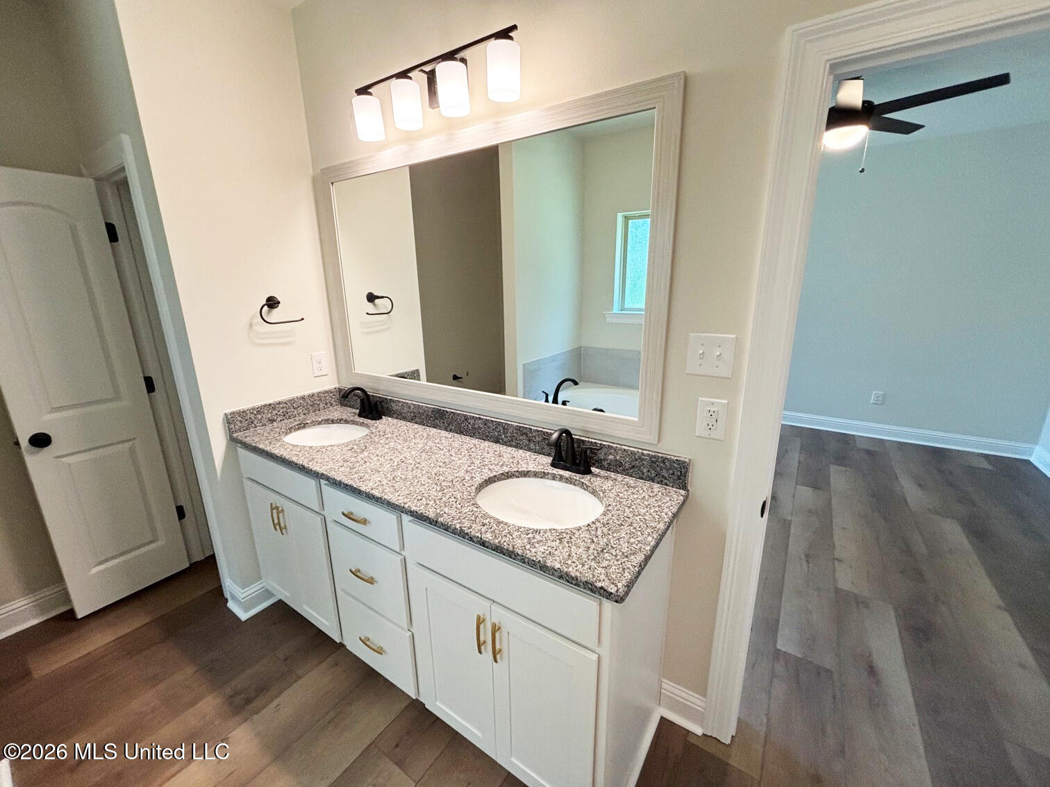 1053 Flounder Way Property Photo 10