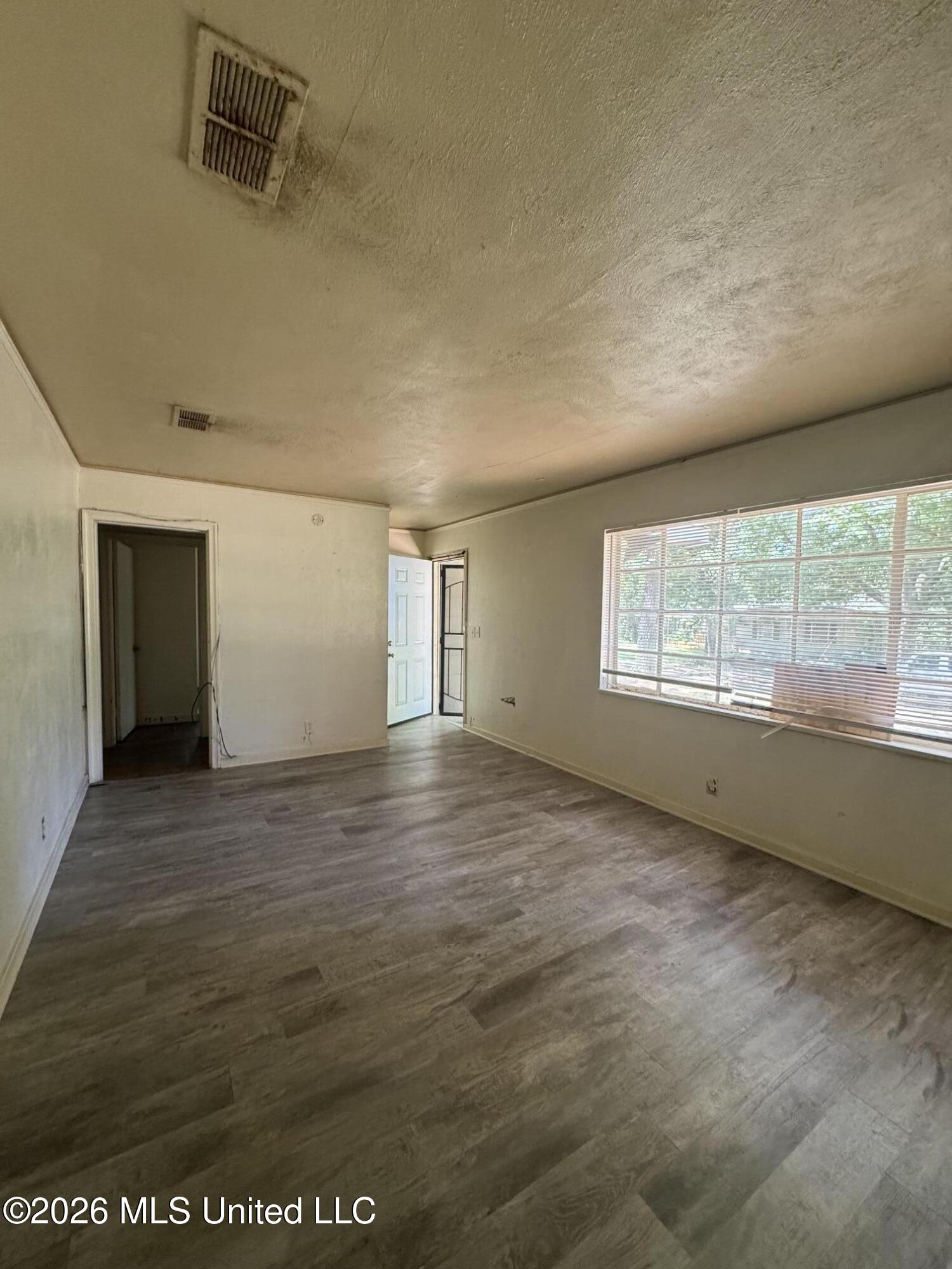 3206 Rosemary Avenue Property Photo 4