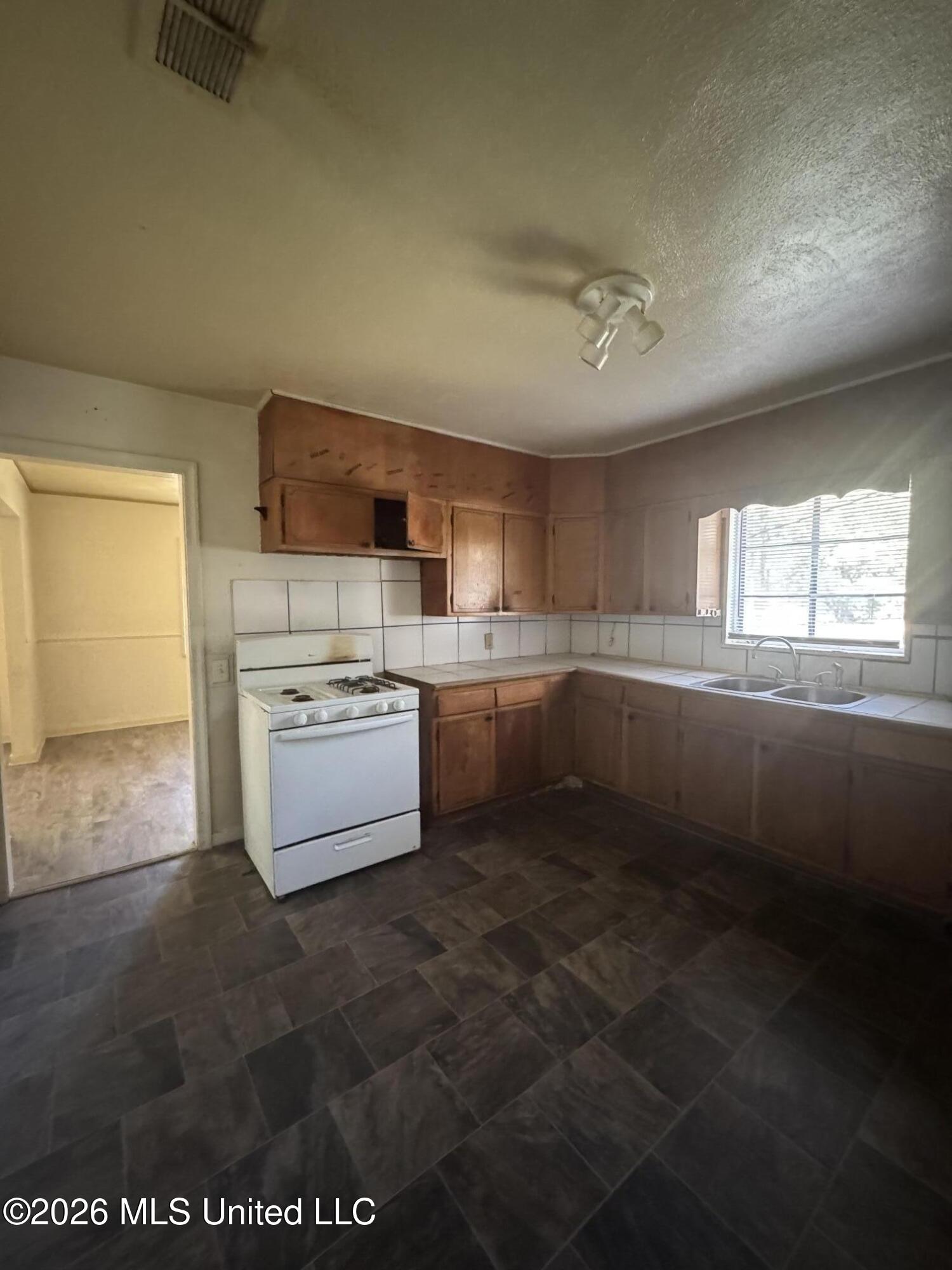 3206 Rosemary Avenue Property Photo 9