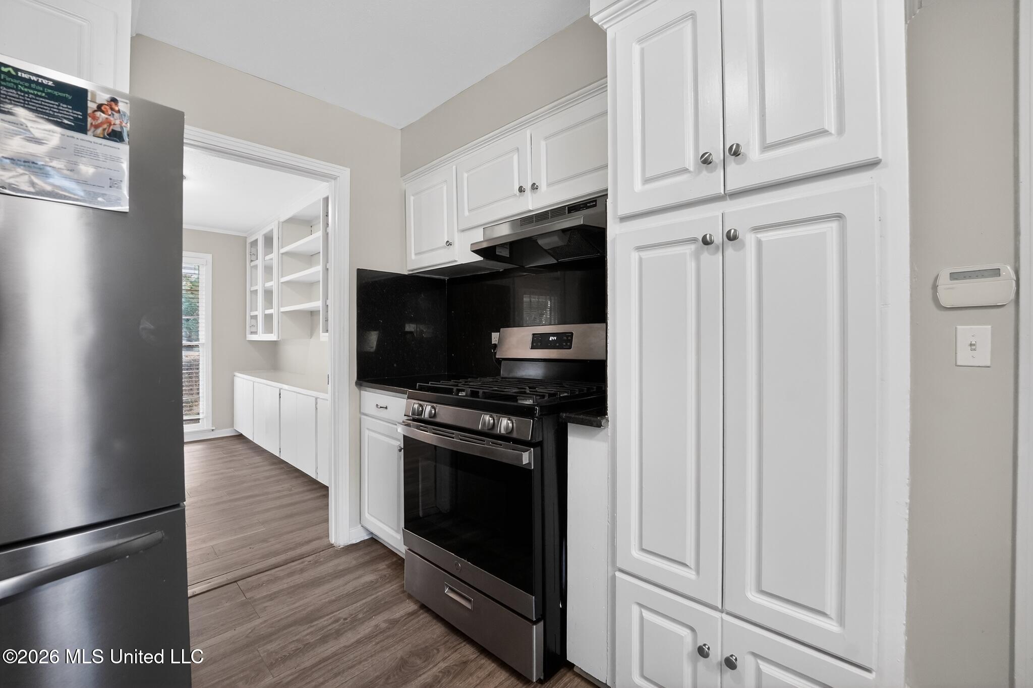 5801 Orchardview Drive Property Photo 4
