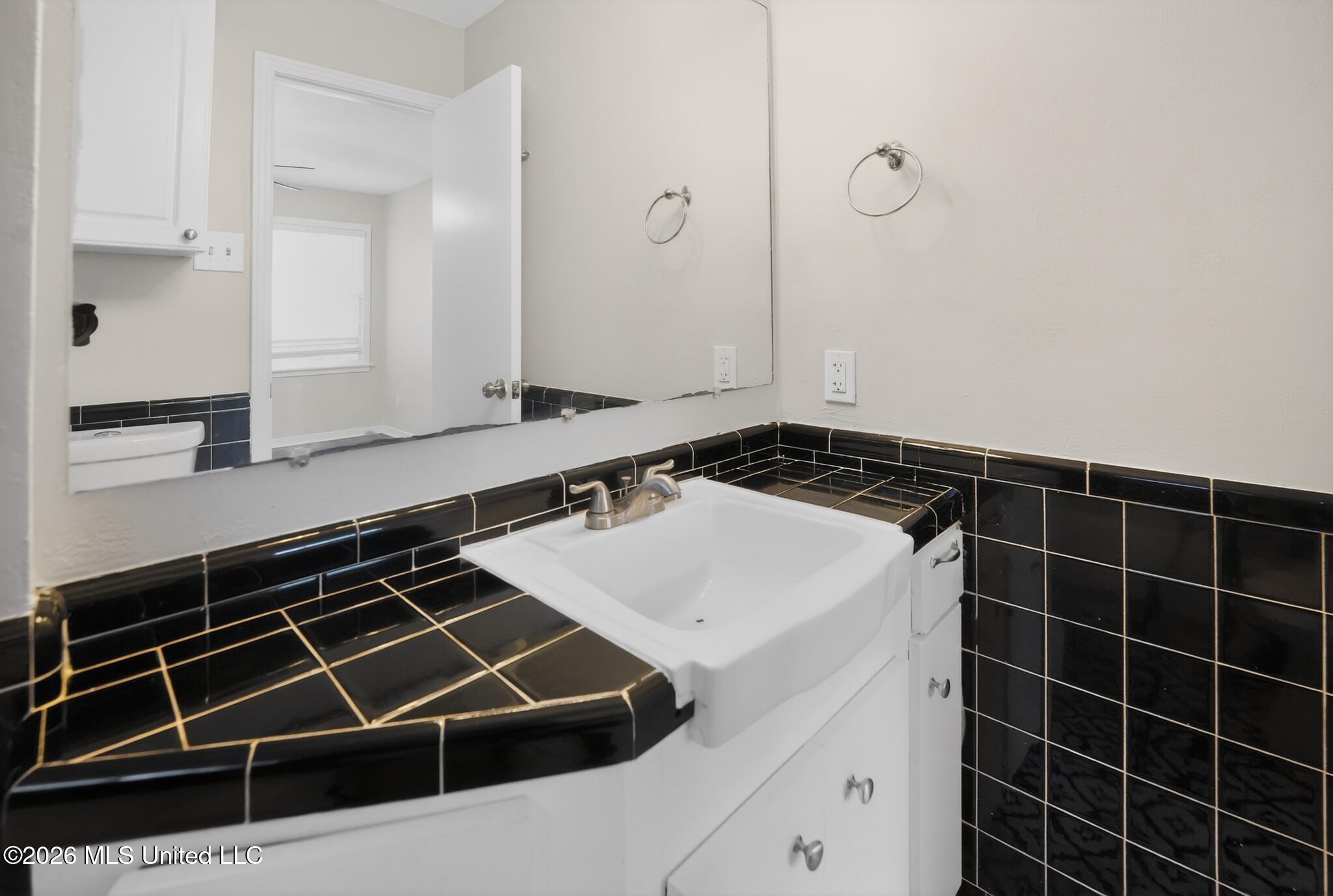 5801 Orchardview Drive Property Photo 12