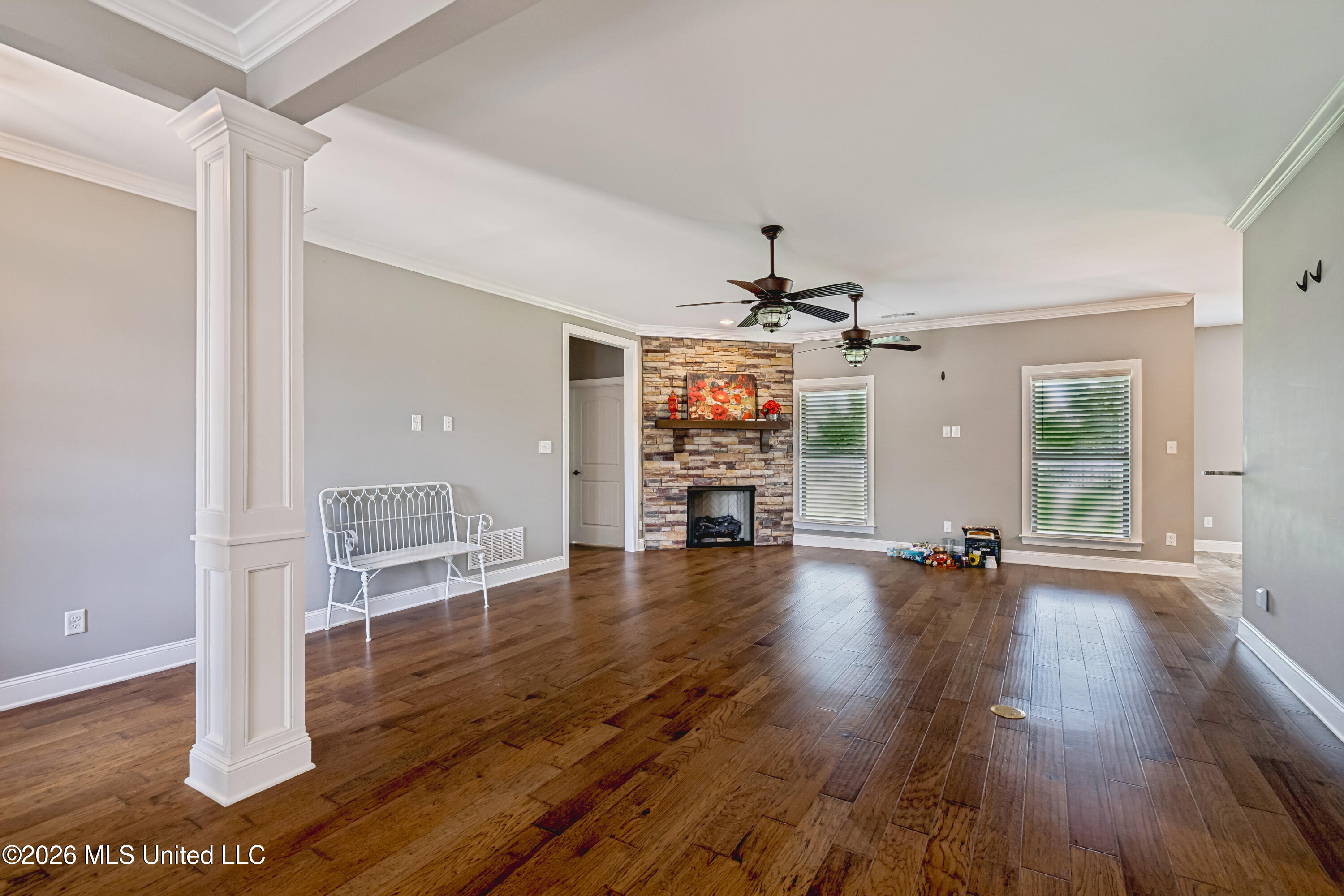 2190 Redbud Cove Property Photo 6