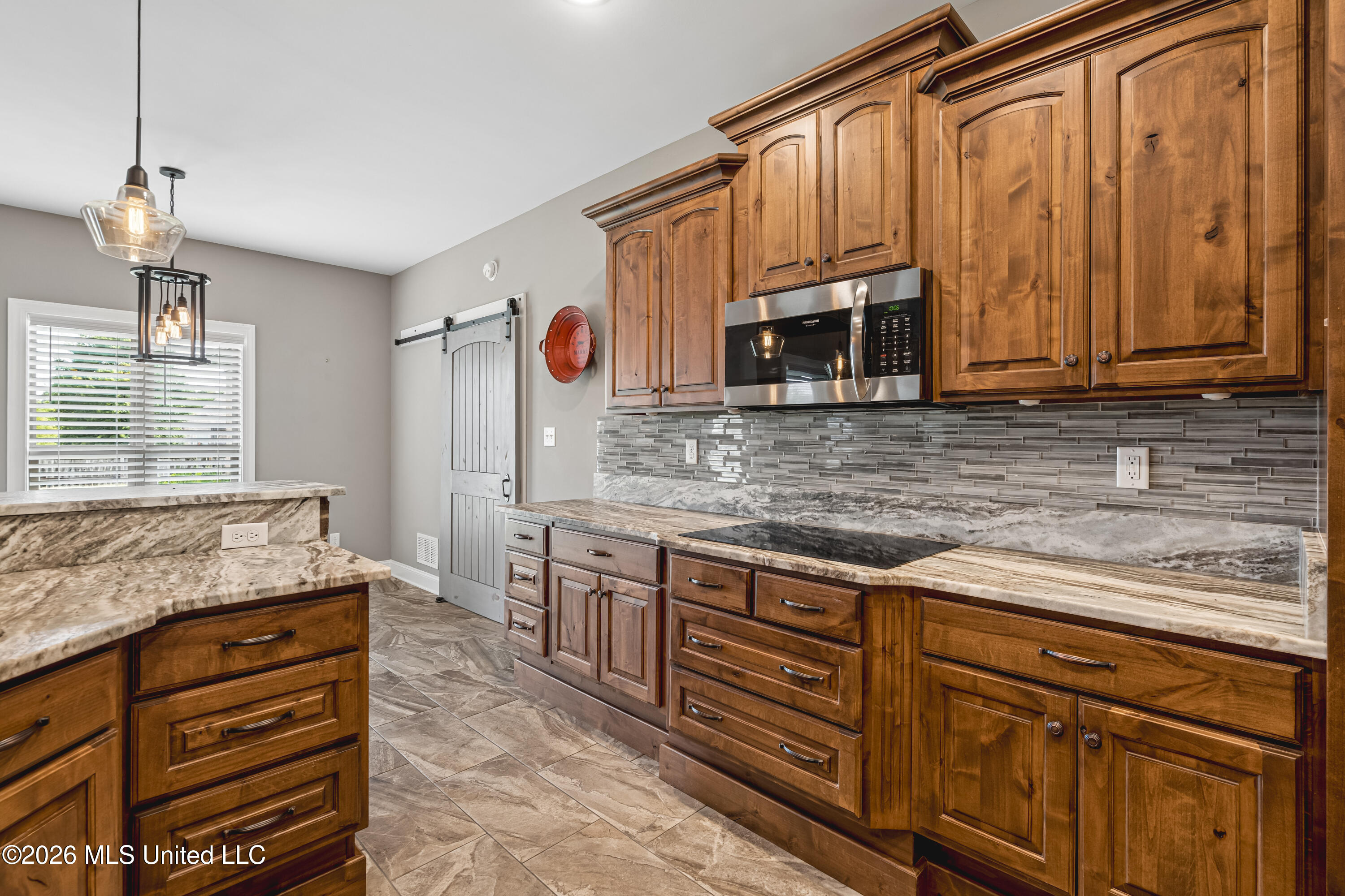 2190 Redbud Cove Property Photo 11