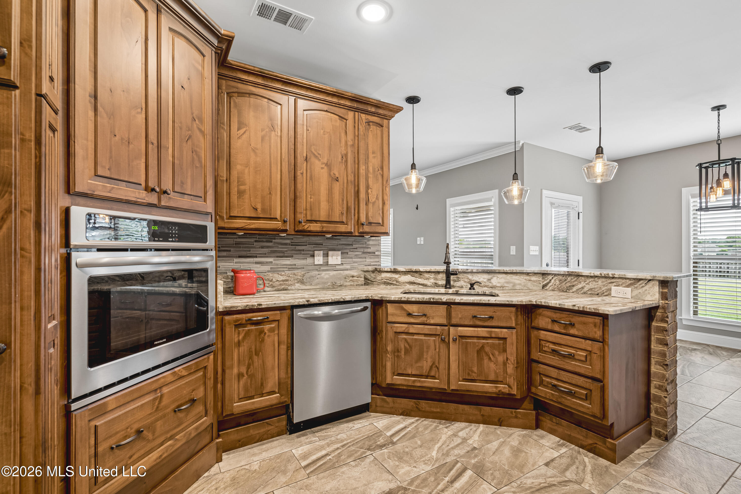 2190 Redbud Cove Property Photo 13