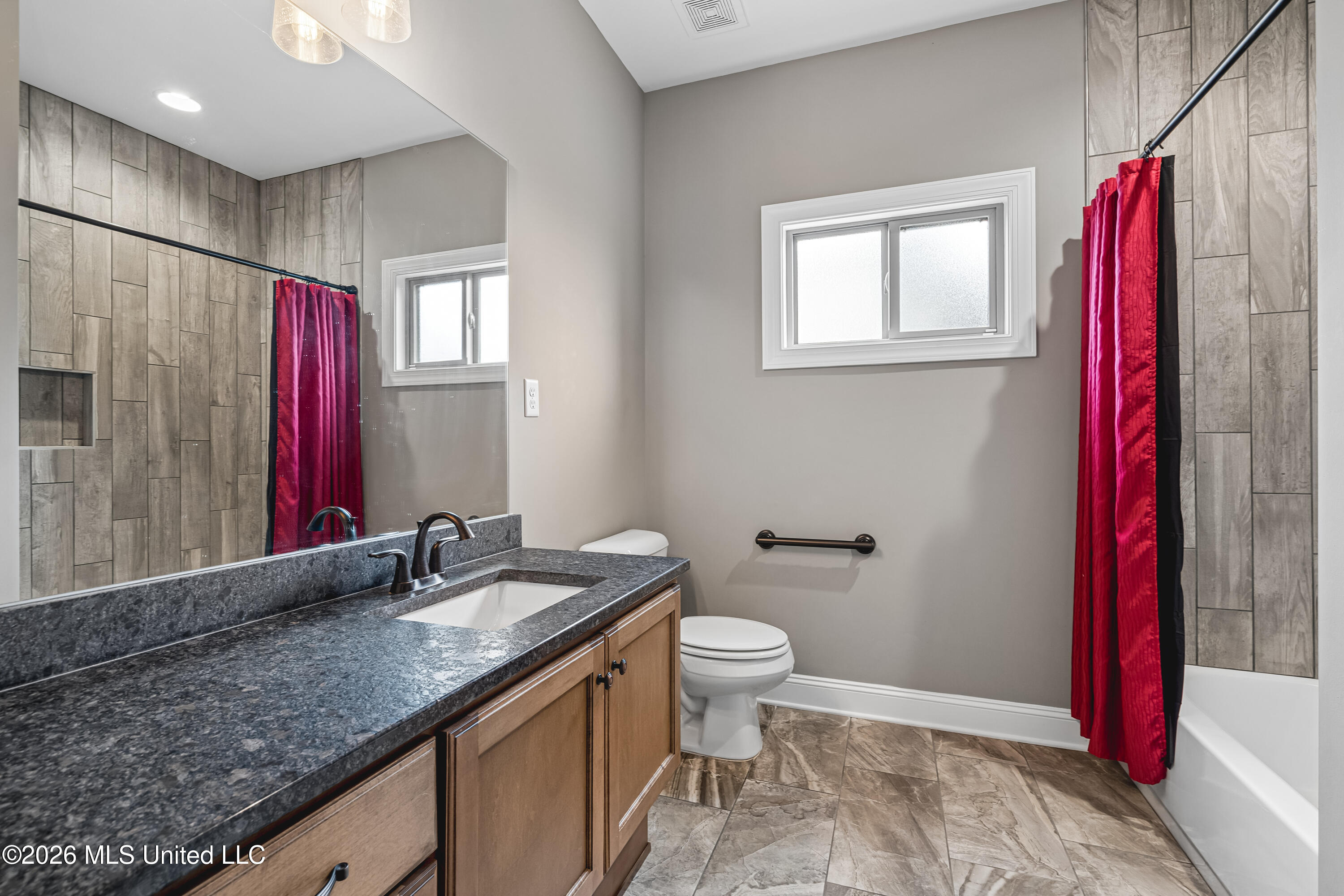 2190 Redbud Cove Property Photo 22
