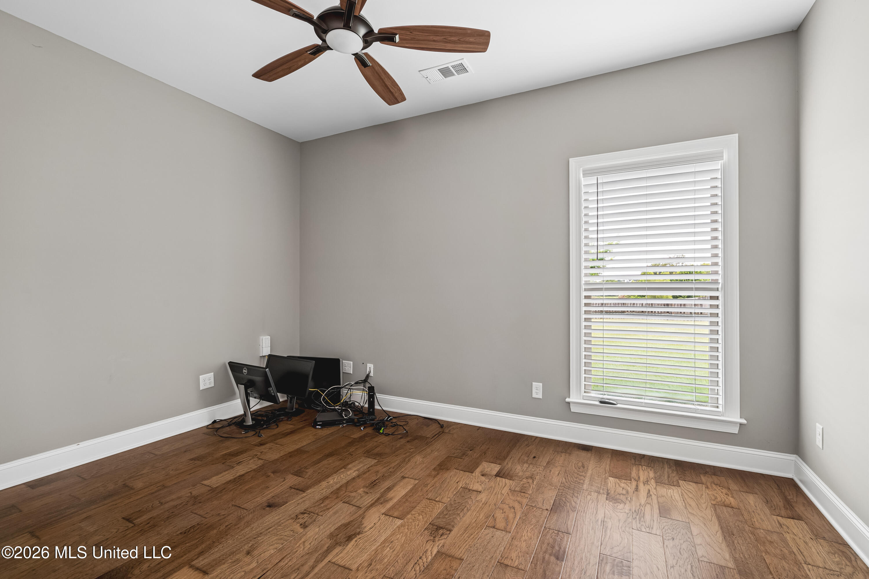 2190 Redbud Cove Property Photo 23