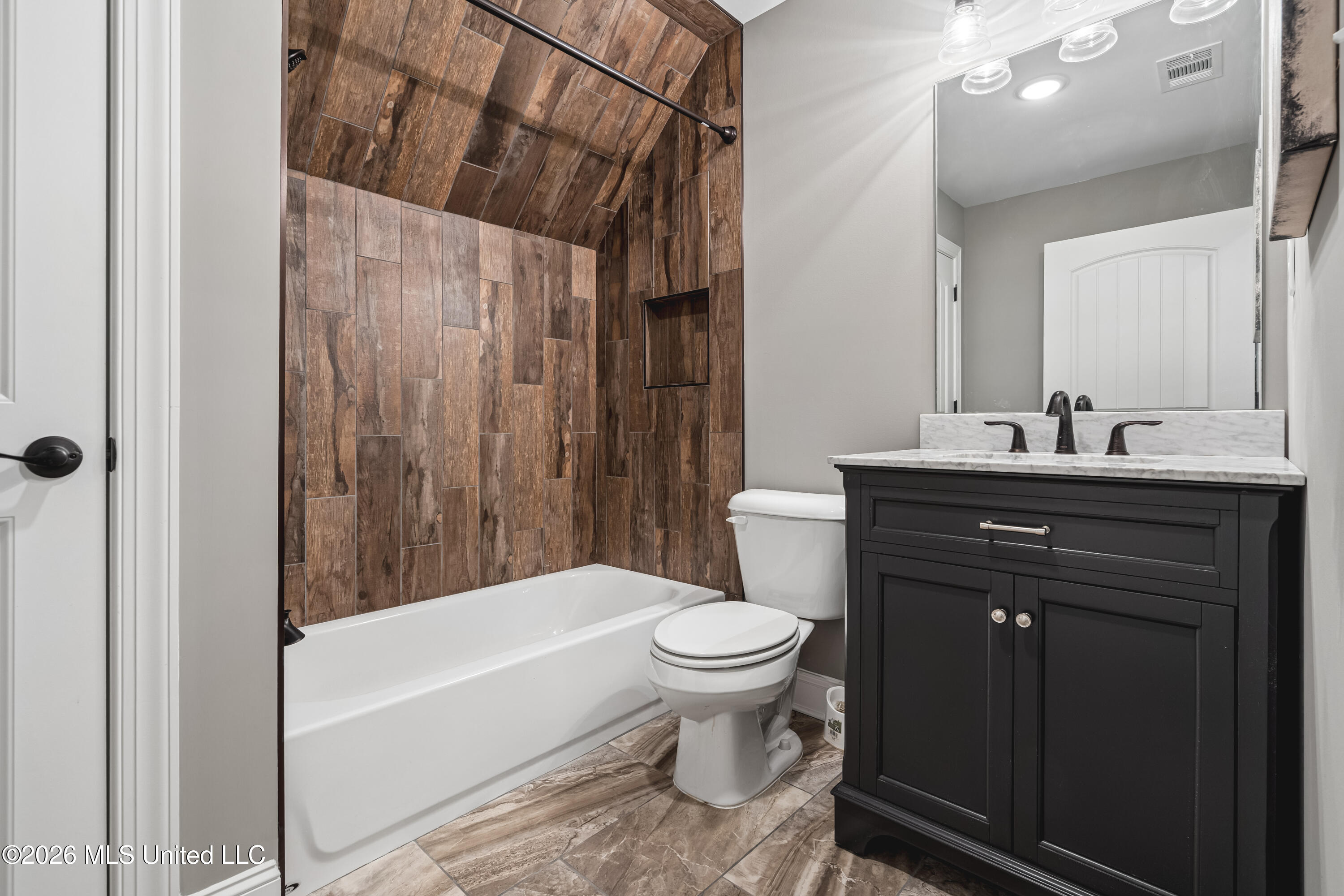 2190 Redbud Cove Property Photo 27