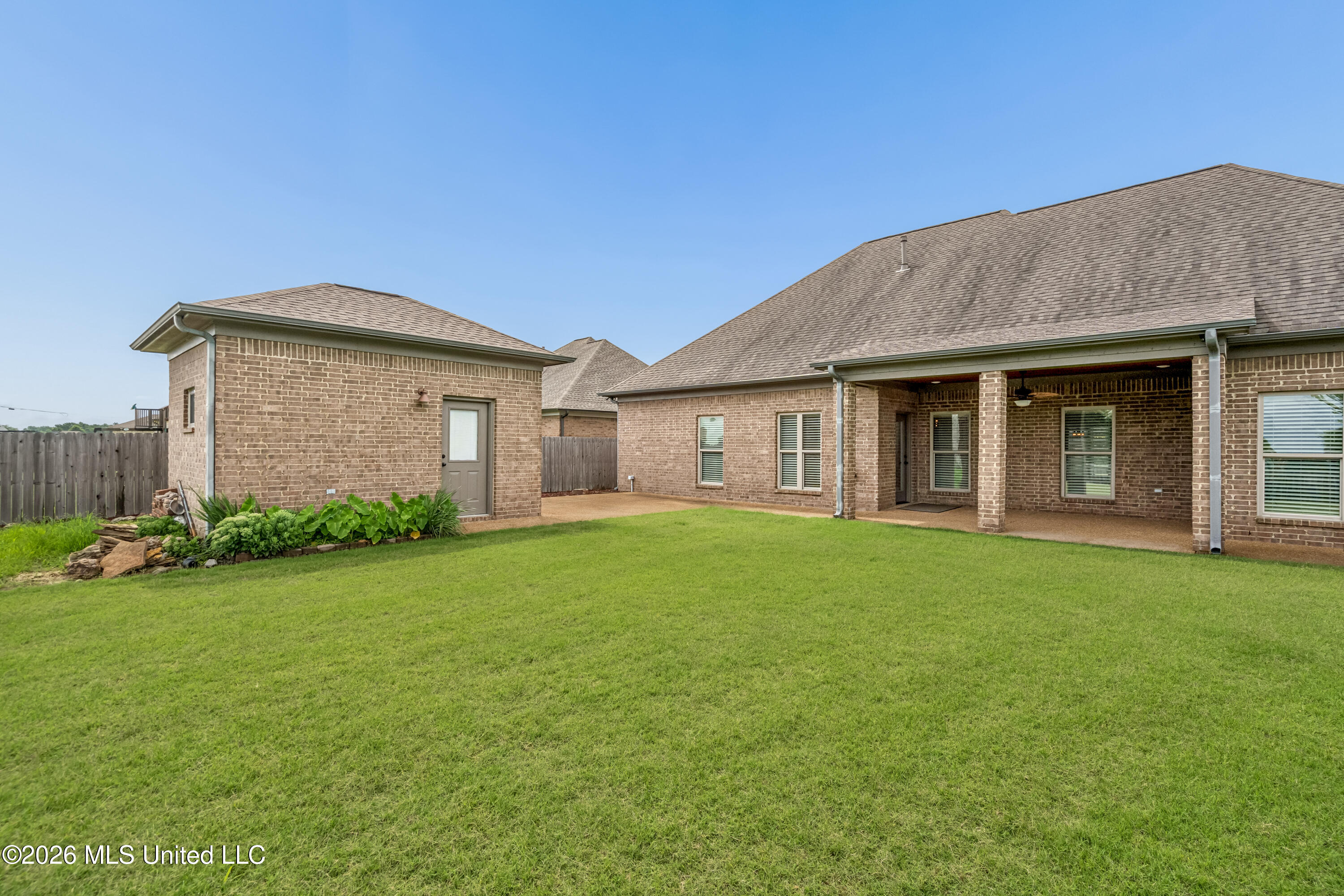 2190 Redbud Cove Property Photo 31