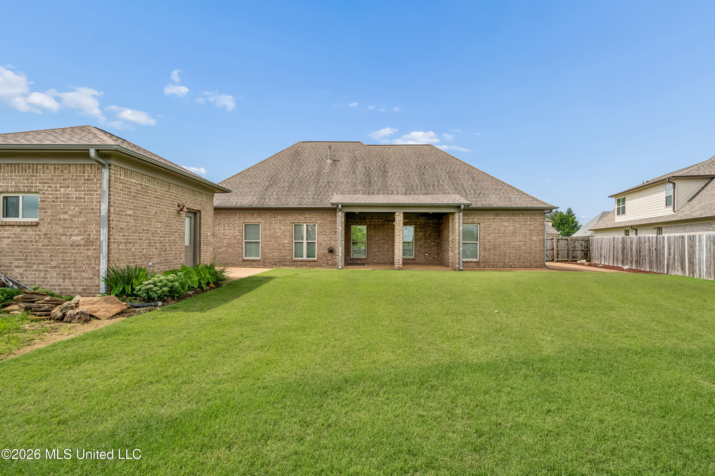 2190 Redbud Cove Property Photo 32