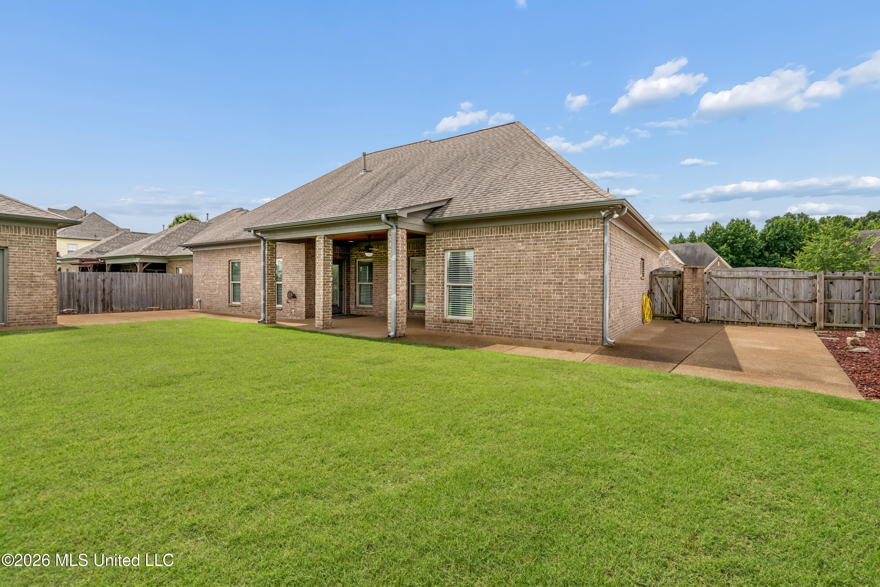 2190 Redbud Cove Property Photo 33