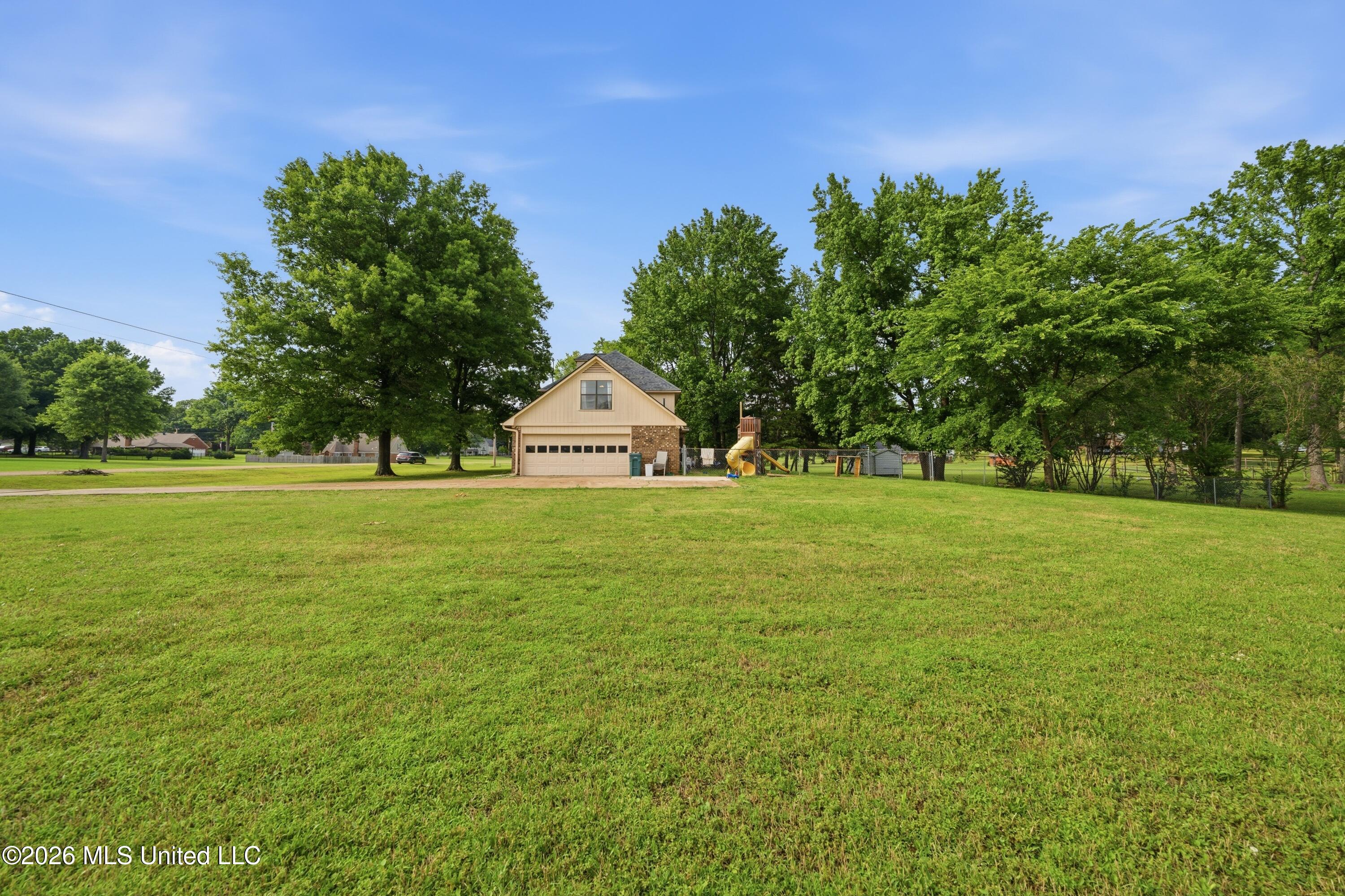 7630 Whitten Hill Drive Property Photo 4