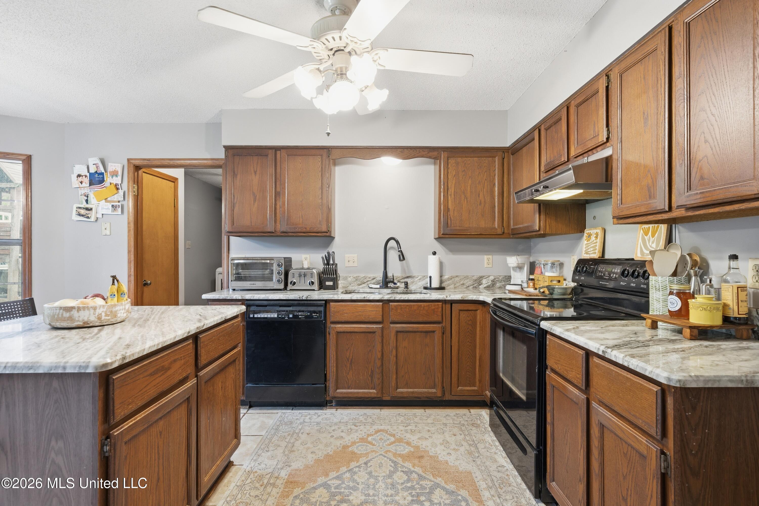 7630 Whitten Hill Drive Property Photo 7